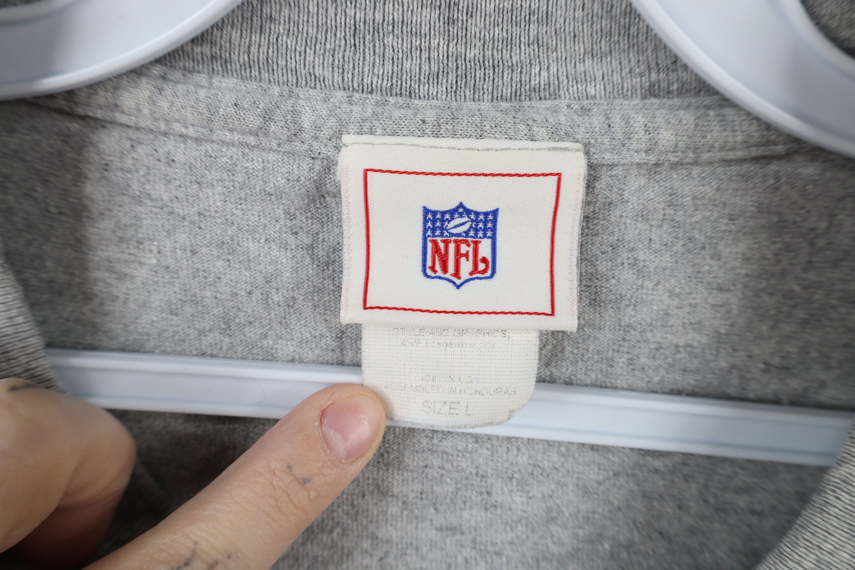 Vintage Vintage Y2K NFL Scratch Detroit Lions Football T-Shirt Size US L / EU 52-54 / 3 - 9 Thumbnail
