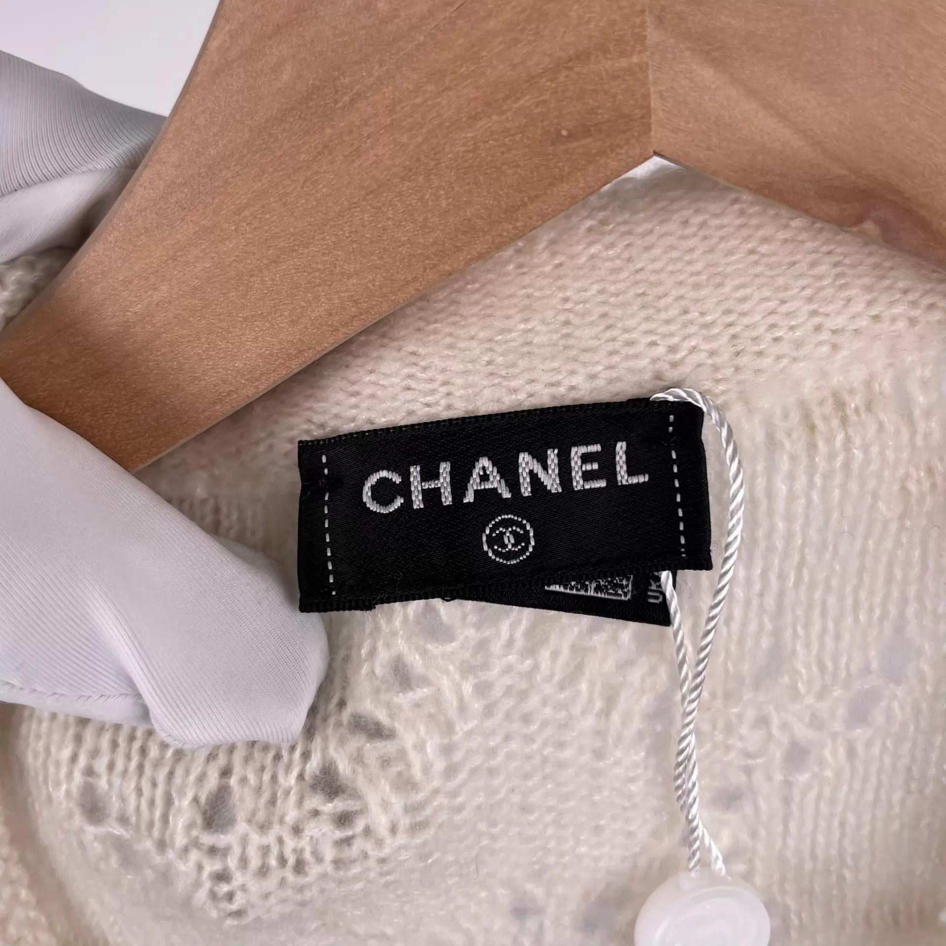 Chanel Chanel 23N Ski 34 White Cashmere 4-Pocket Cardigan Size XS / US 0-2 / IT 36-38 - 3 Thumbnail