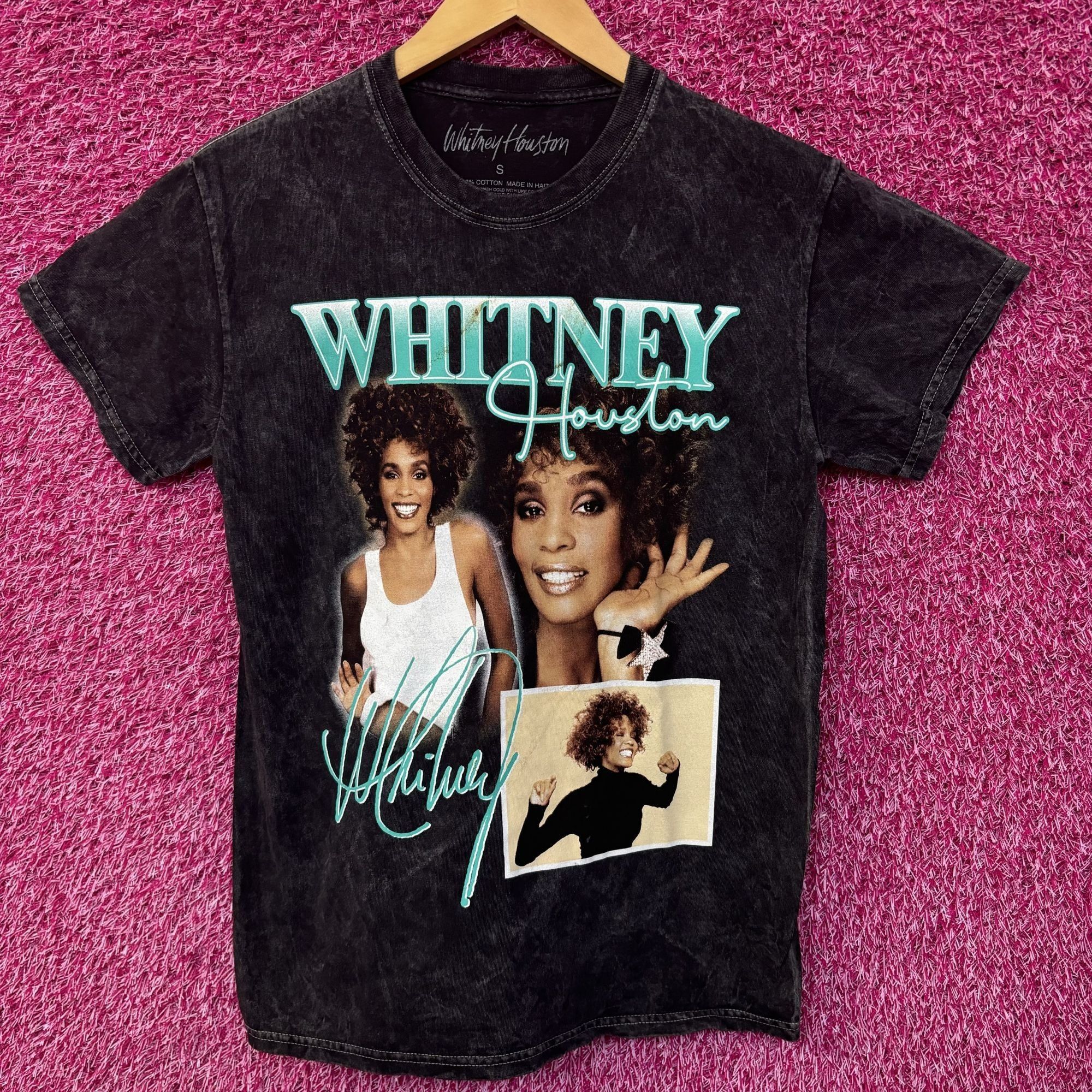 Other Whitney Houston Collage black tee size small Size US S / EU 44-46 / 1 - 1 Thumbnail