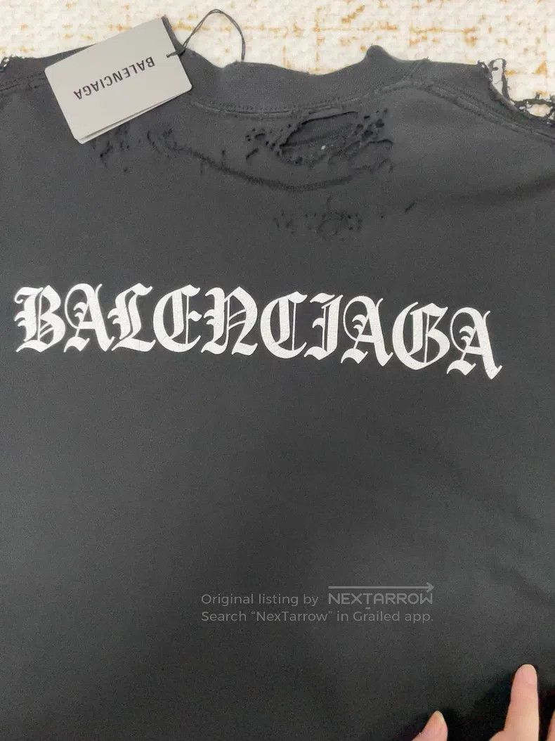 Balenciaga Balenciaga Distressed Hole Short-Sleeve T-Shirt Size US S / EU 44-46 / 1 - 2 Thumbnail