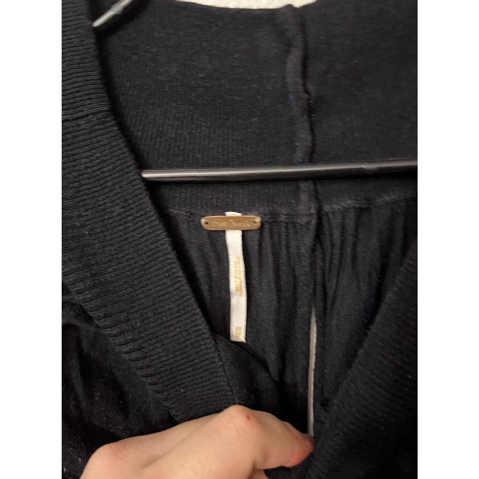Free People Free People Cold Shoulder Knit Sweater XS Black Bohemian Tunic Womens Size XS / US 0-2 / IT 36-38 - 2 Thumbnail