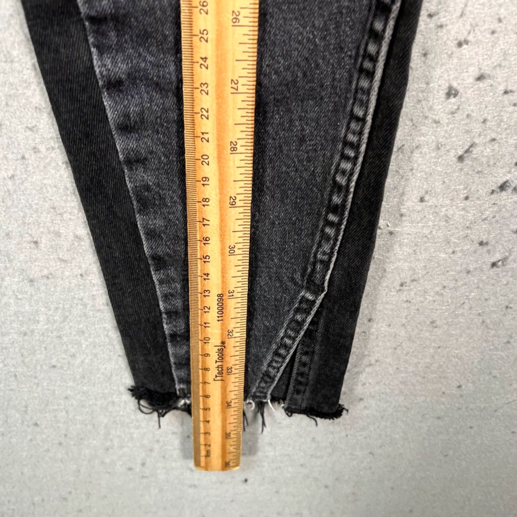 AMO VINTAGE AMO Womens Size 25 Distressed Black Denim Skinny Jeans Two-Tone Washed Raw Hem Size 42" / US 20 - 7 Thumbnail