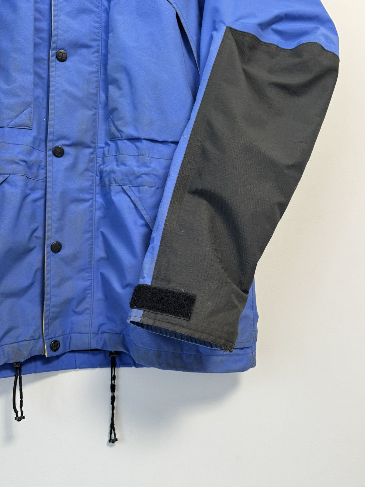 Berghaus 🔥Berghaus Vintage Y2K style Mera Peek Gore-Tex Outdoor Size US M / EU 48-50 / 2 - 4 Thumbnail