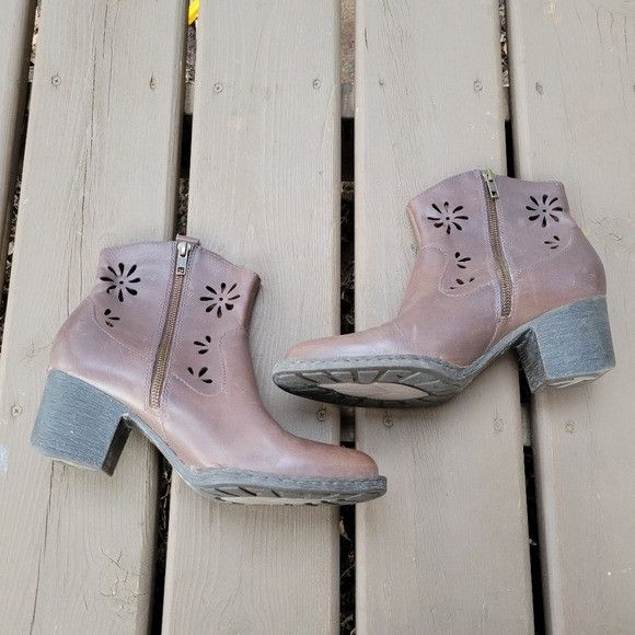 Born Born Ivy Brown Leather Daisy Floral Cutout Cowboy Boots Size US 9.5 / IT 39.5 - 4 Thumbnail