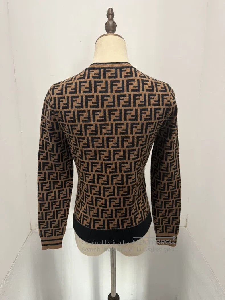 Fendi Fendi FF Logo Embossed Knit Long Sleeve Size XS / US 0-2 / IT 36-38 - 2 Thumbnail