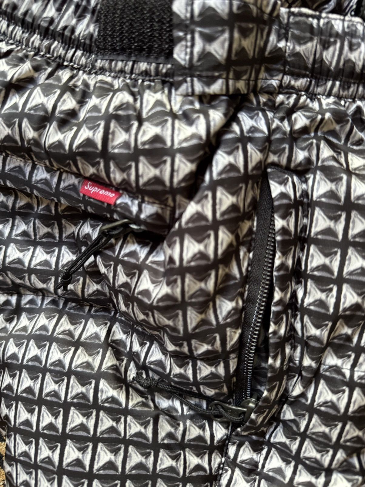 Supreme × The North Face New SUPREME THE NORTH FACE STUDDED NUPTSE PANT small Size US 30 / EU 46 - 4 Thumbnail