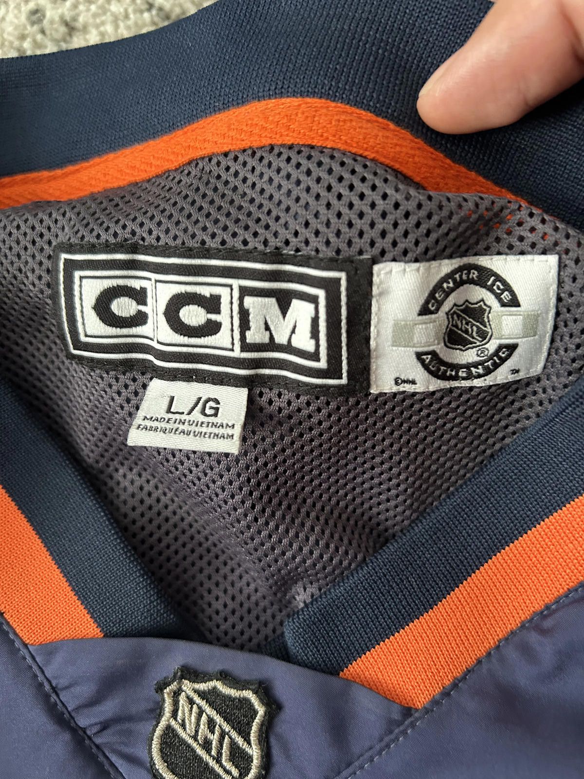 Ccm Vintage CCM x NHL New York Islanders Center Ice Pullover Size US L / EU 52-54 / 3 - 4 Thumbnail