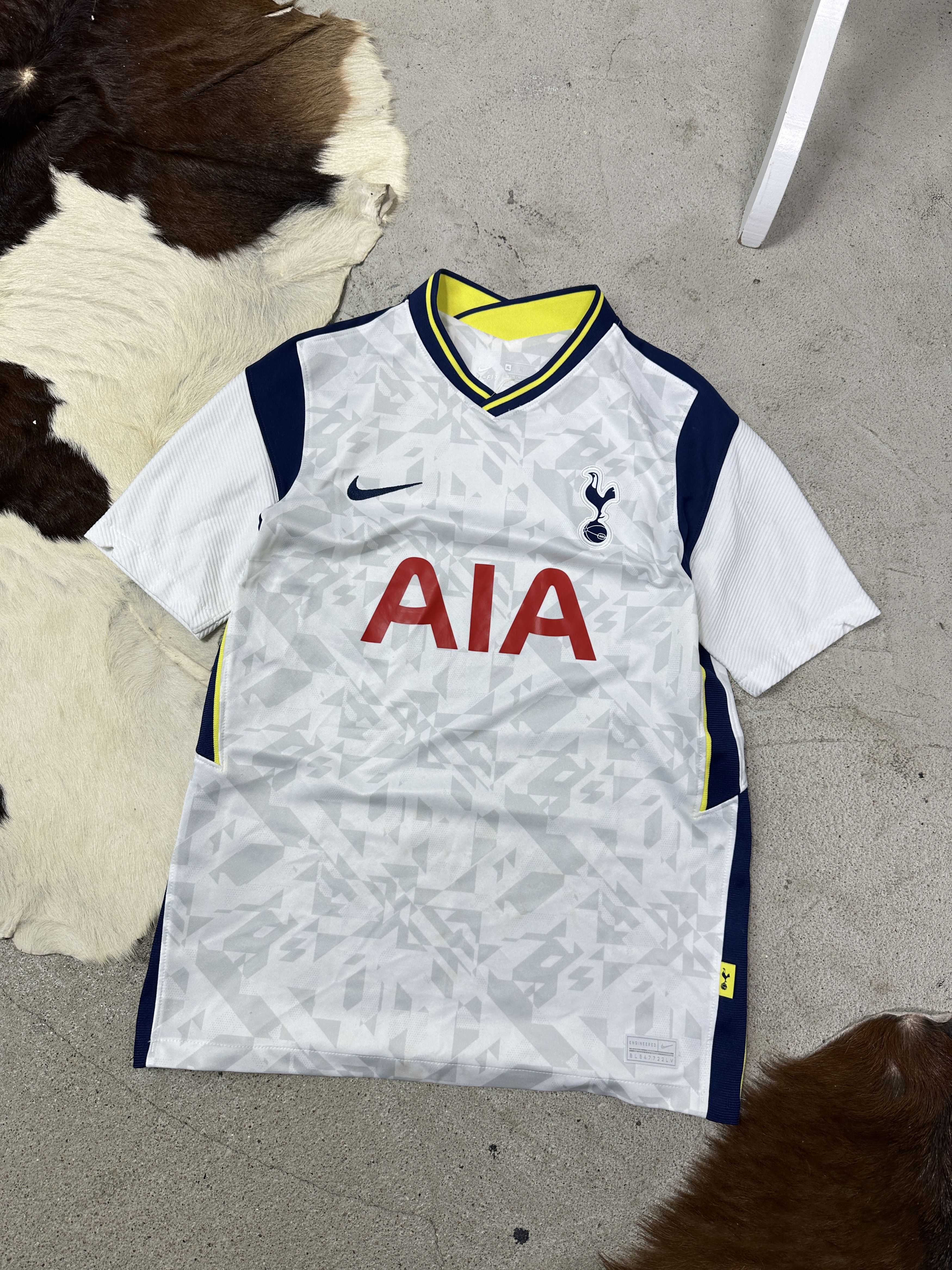 Nike Vintage Sporty Streetwear Nike Tottenham 20/21 Jersey Y2K Size US S / EU 44-46 / 1 - 2 Thumbnail