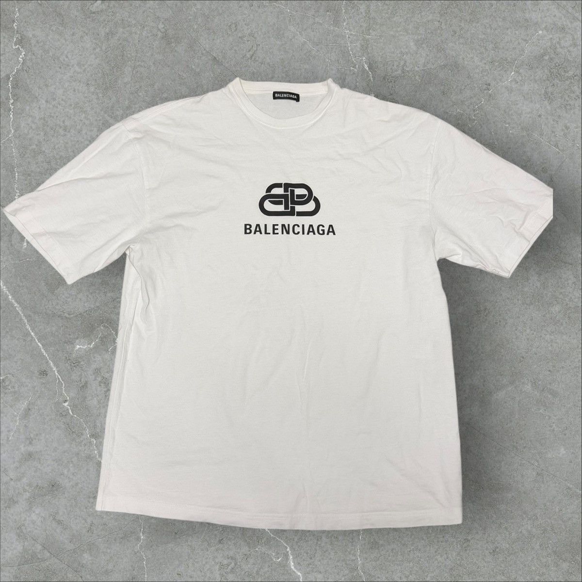 Balenciaga Balenciaga lock up logo short sleeved T-shirt Size US S / EU 44-46 / 1 - 1 Thumbnail