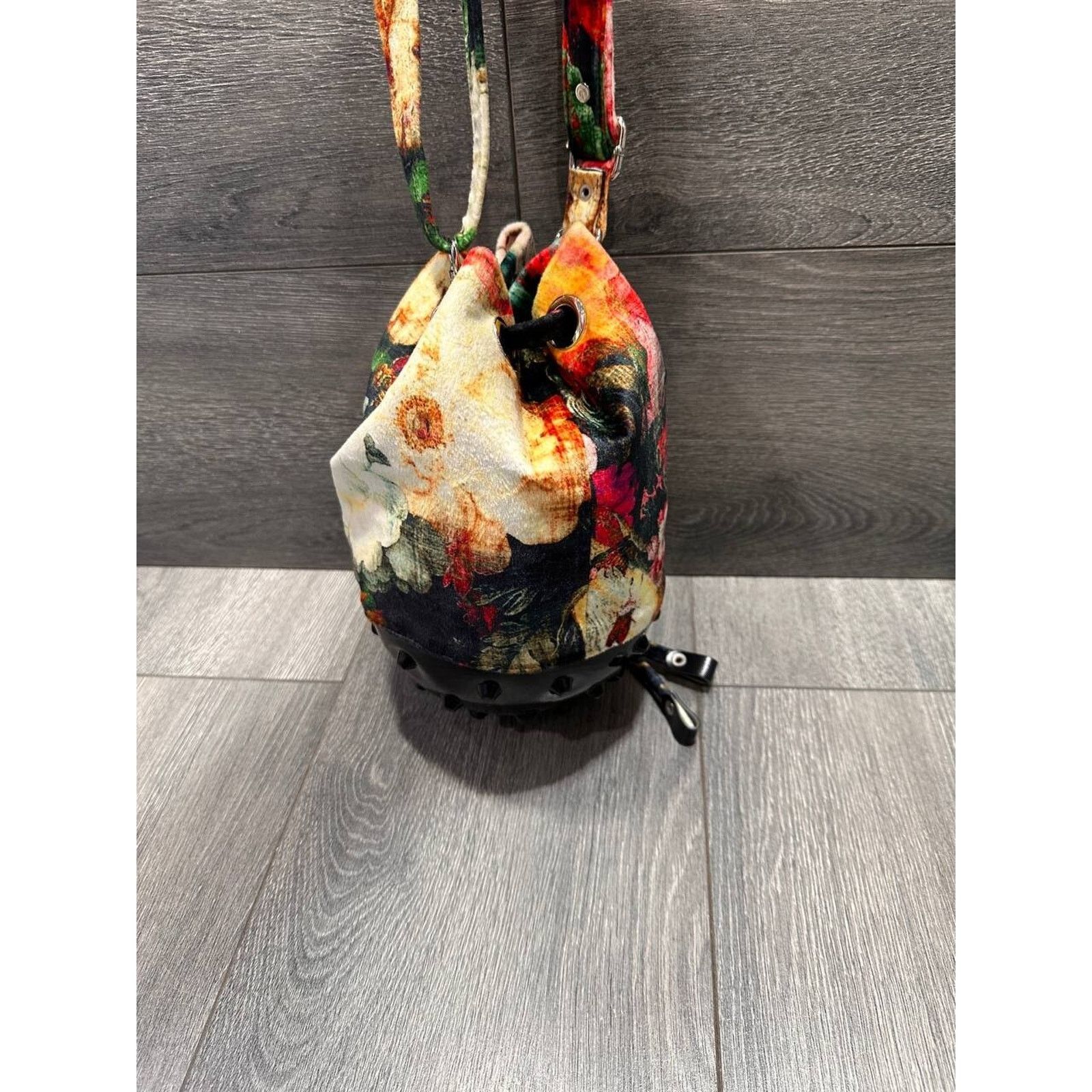 & Other Stories Medusa Bucket Womem Print Crossbody Bag B000492 Size ONE SIZE - 11 Thumbnail