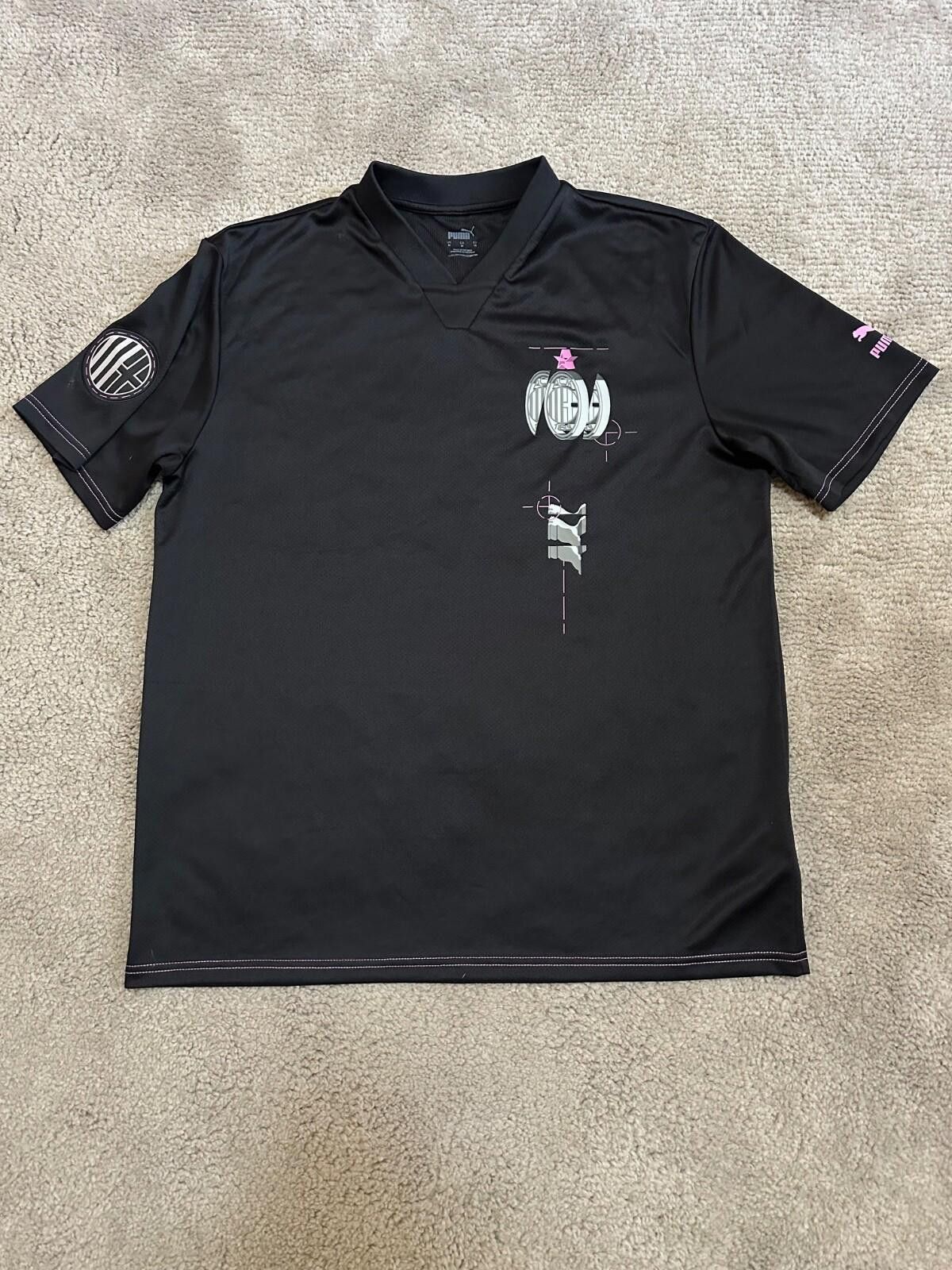 Puma Puma AC MILAN V-NECK T-SHIRT WITH PRINTS AND PATCHES Size US M / EU 48-50 / 2 - 1 Thumbnail