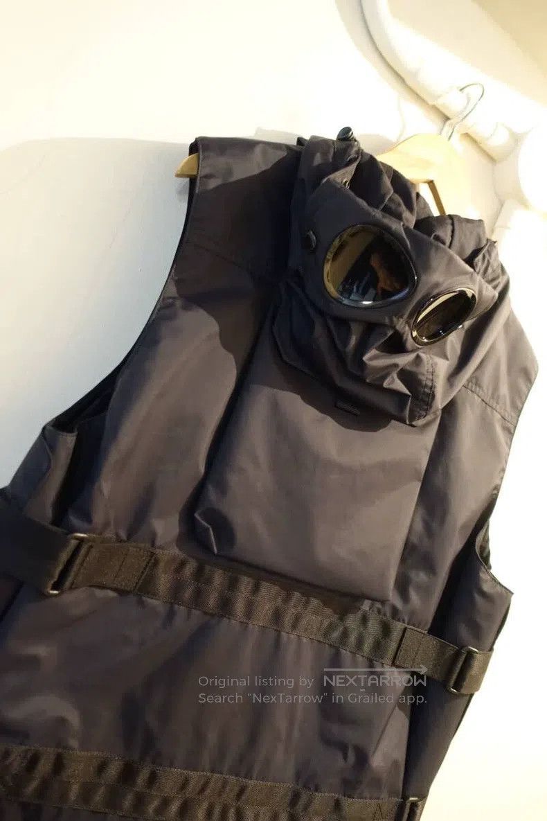 Junya Watanabe Junya Watanabe Functional Vest Size US L / EU 52-54 / 3 - 5 Thumbnail