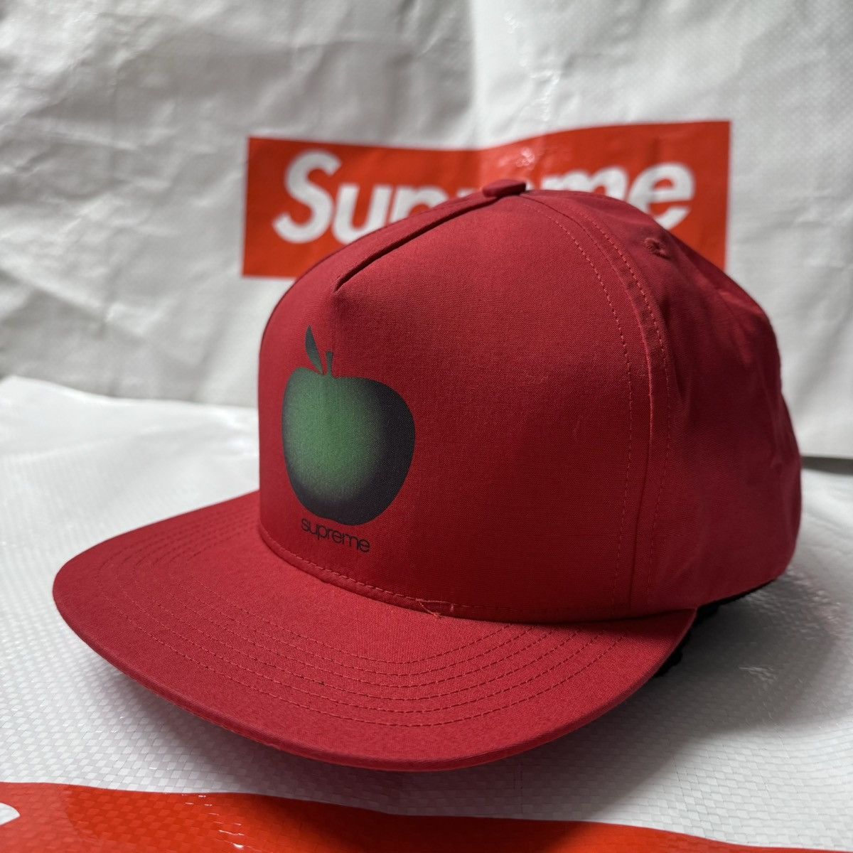 【未使用】 Supreme Apple 5-Panel 19SS Supreme Apple 5-Panel (SS19) - $44