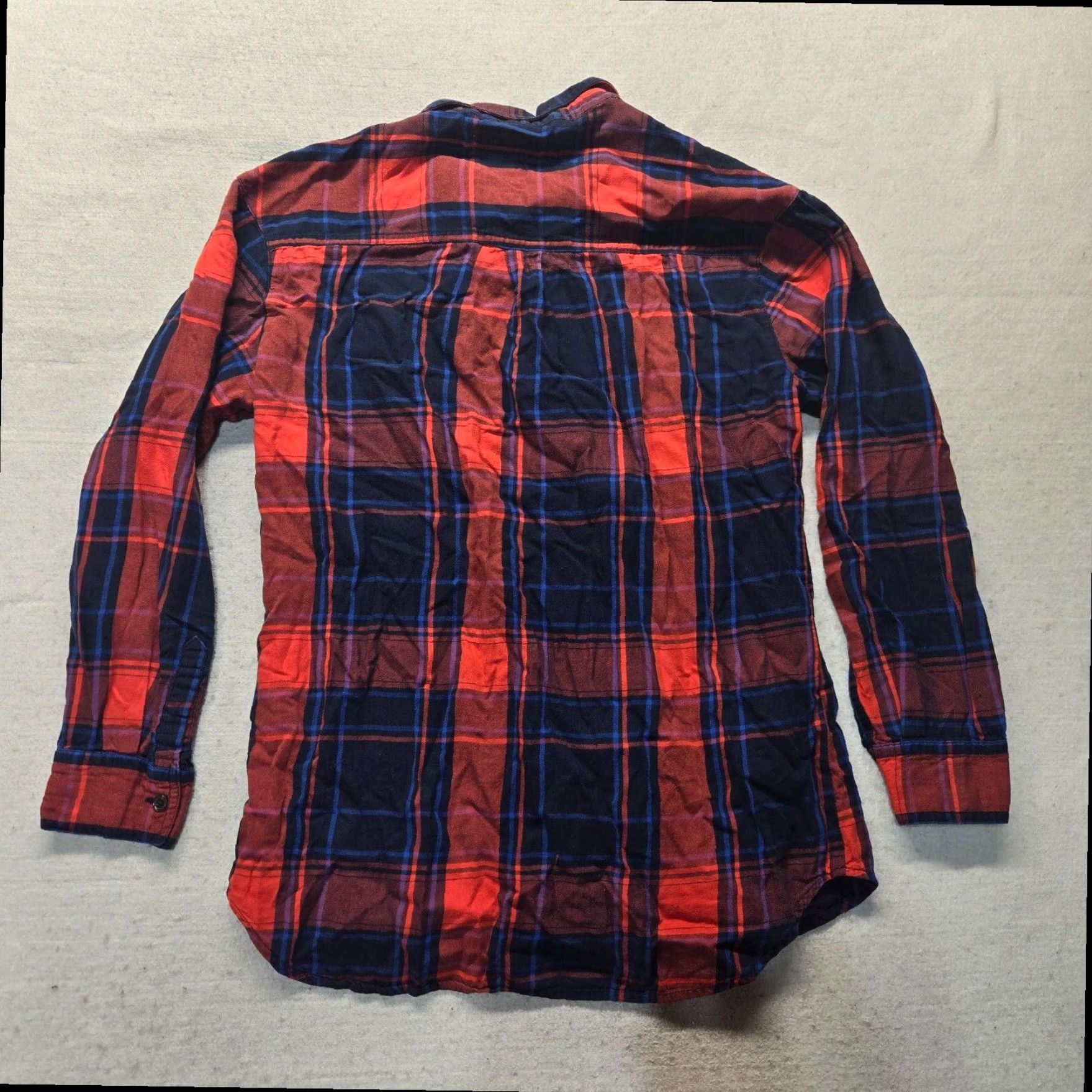 Old Navy Old Navy Plaid Button Up Long Sleeve Shirt Red Blue Adult Women's Medium Size M / US 6-8 / IT 42-44 - 8 Thumbnail