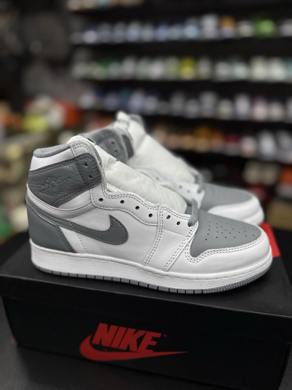 Nike Nike Air Jordan 1 Retro High OG Stealth White - GS 6.5Y/8W Size US 6.5 / EU 39-40 - 3 Thumbnail
