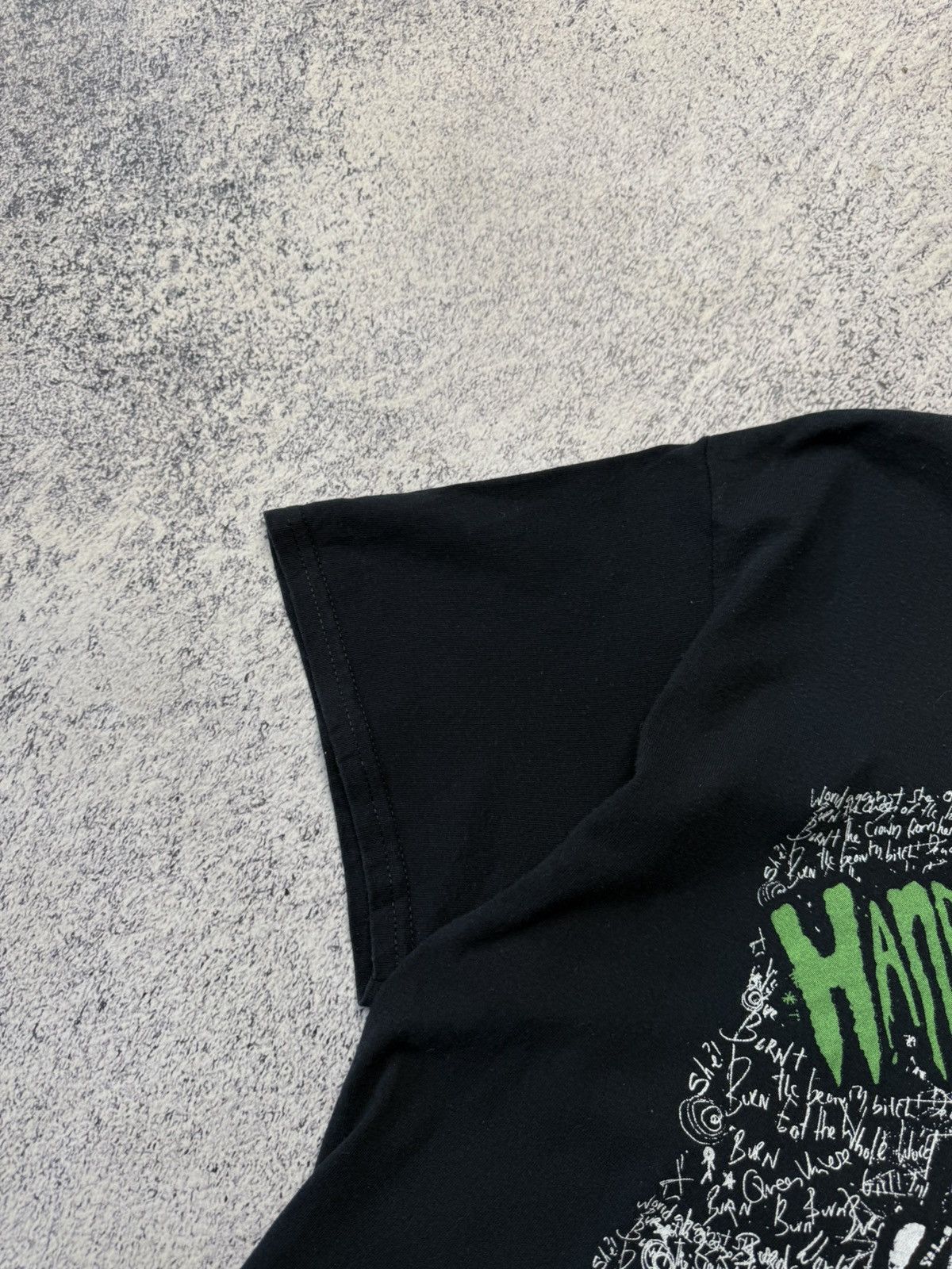 Band Tees Vintage Hands Off Gretel Burn the Beruty Qveen T-shirt Size US L / EU 52-54 / 3 - 7 Thumbnail