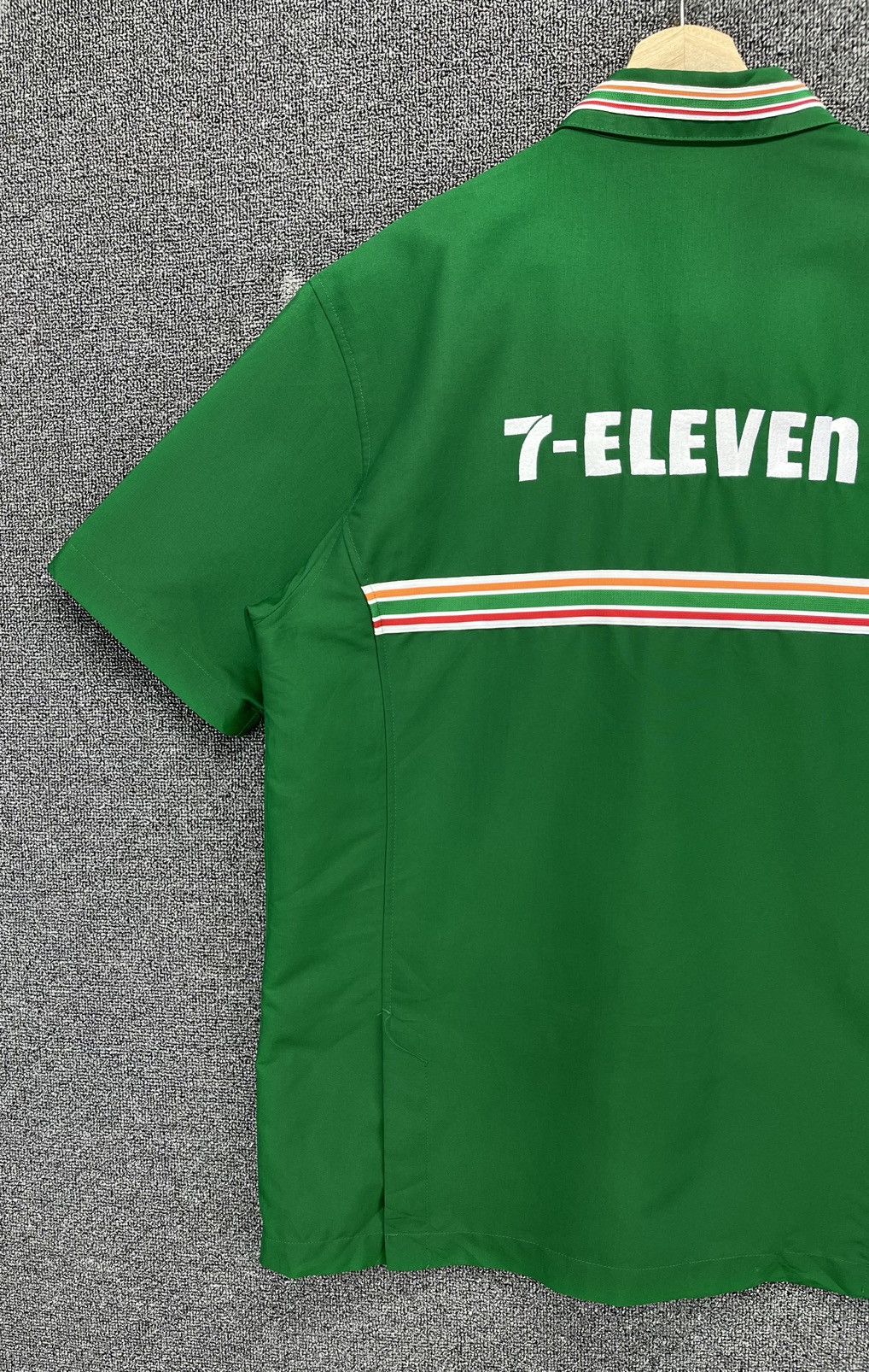 Japanese Brand Vintage 90's 7 ELEVEN Uniform Workwear Zip Up Jacket Size US L / EU 52-54 / 3 - 2 Thumbnail