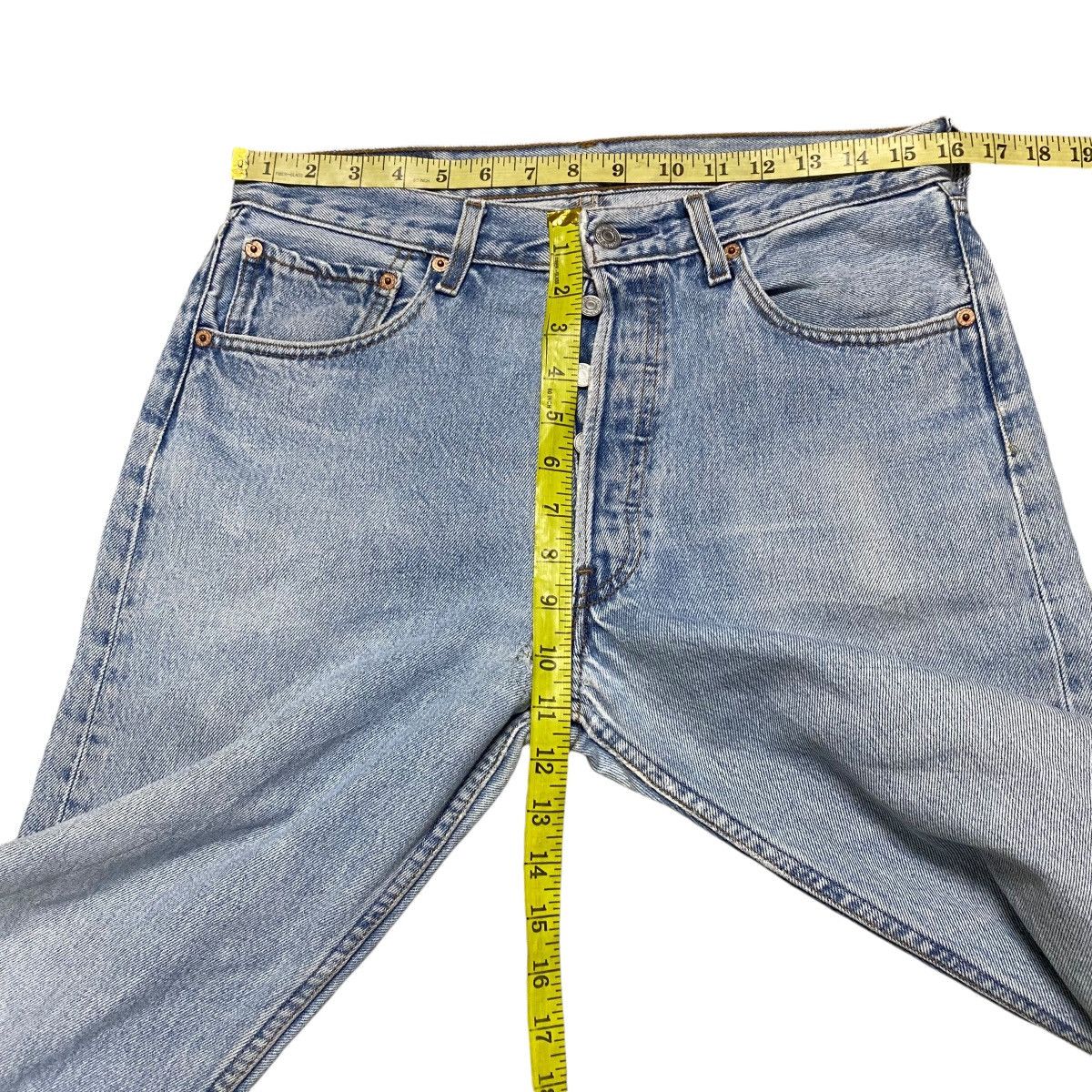 Levi's Vintage 90s Levis 501 Lightwash Jeans Size US 32 / EU 48 - 17 Thumbnail