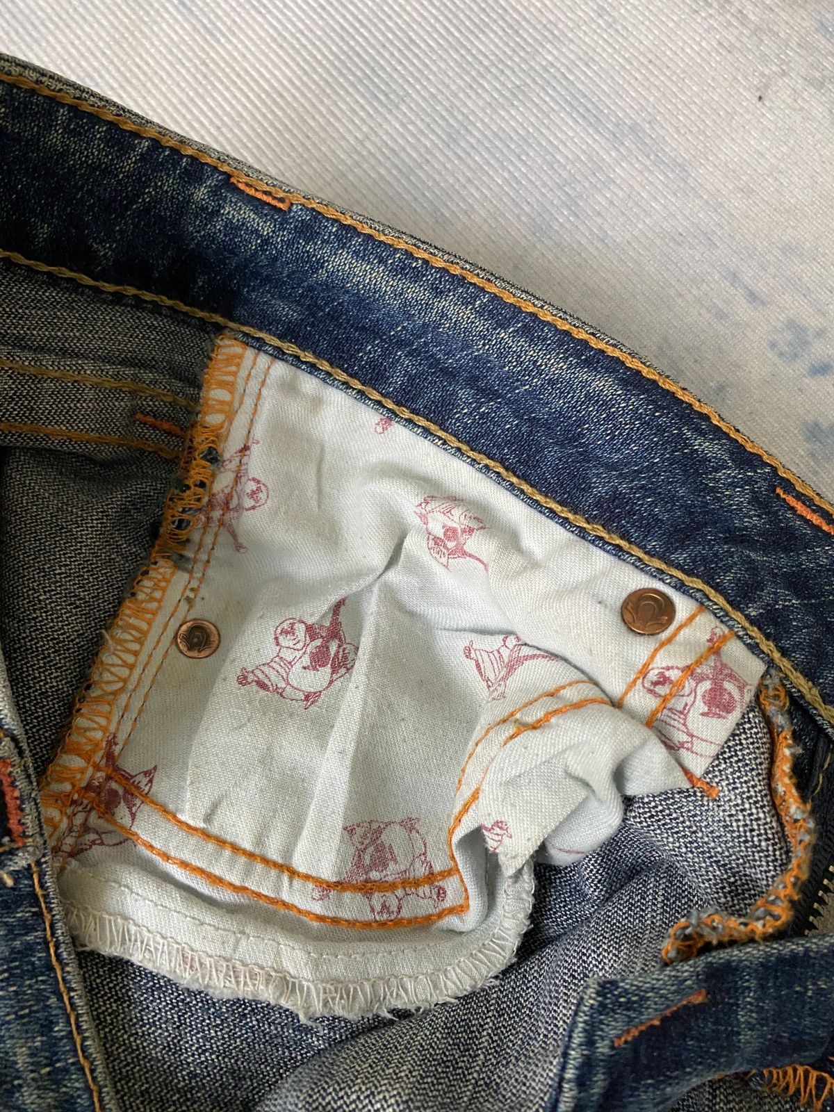 True Religion True Religion Low Rise Flare Denim Size US 26 / EU 42 - 21 Thumbnail