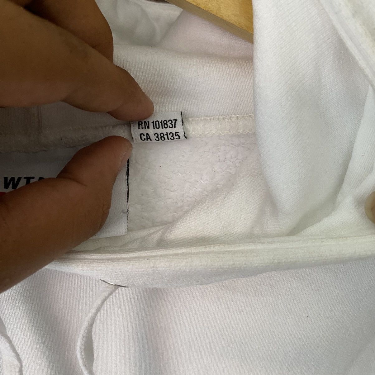 Supreme × Wtaps Supreme WTAPS White Sic’ Em’ Hoodie Size US L / EU 52-54 / 3 - 8 Thumbnail