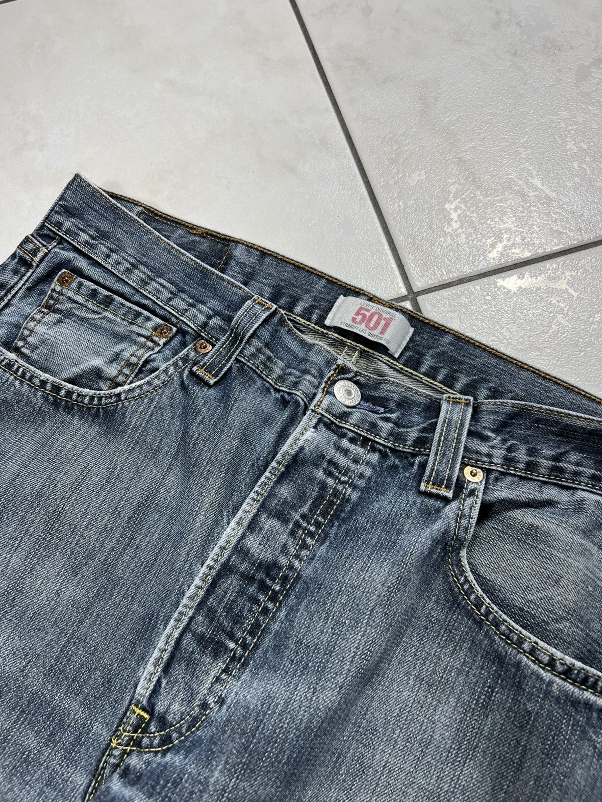 Levi's Vintage Levi’s 501 straigth leg button-fly washed y2k jeans Size US 34 / EU 50 - 11 Thumbnail
