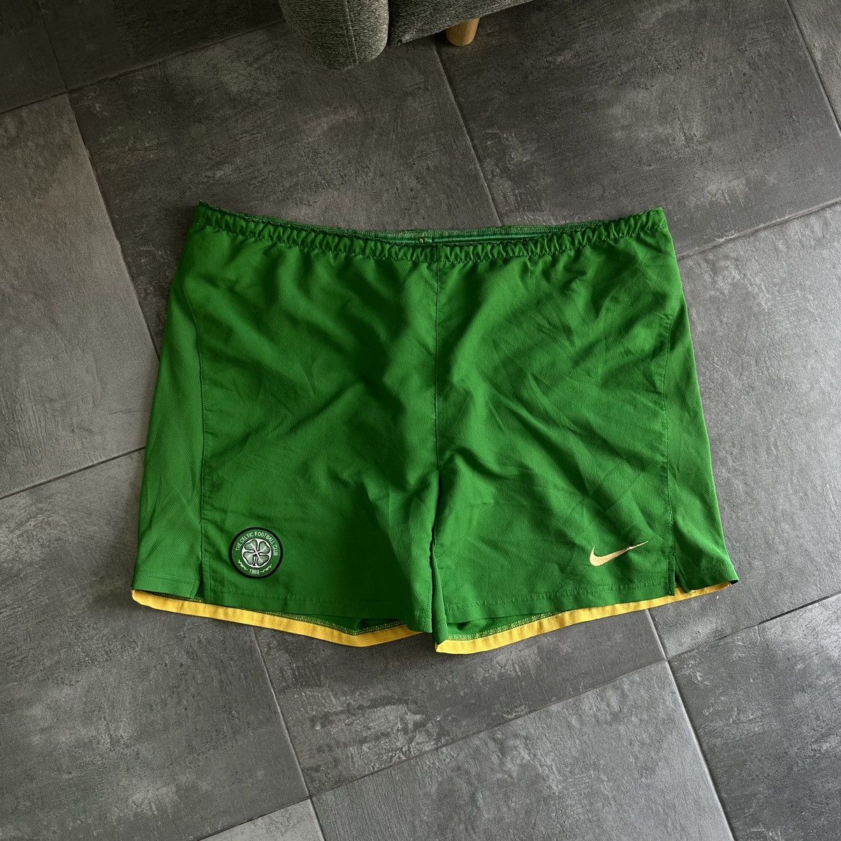 Nike × Vintage Vintage Nike The Celtic Football Club Shorts Y2K Sport-wear Size US 38 / EU 54 - 1 Thumbnail