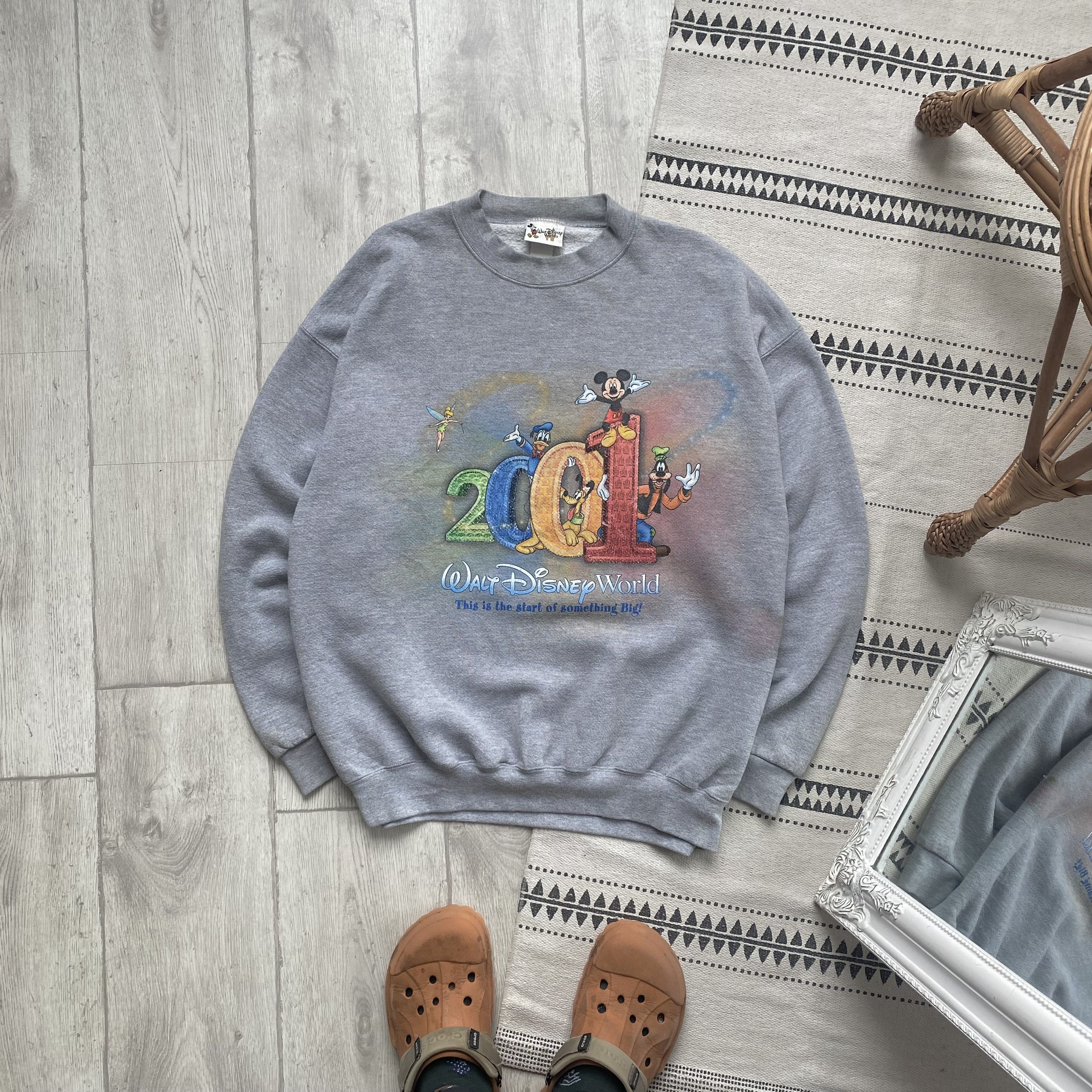 Disney 2001's Walt Disney World Mickey Mouse Sweatshirt Made USA Size US L / EU 52-54 / 3 - 1 Thumbnail