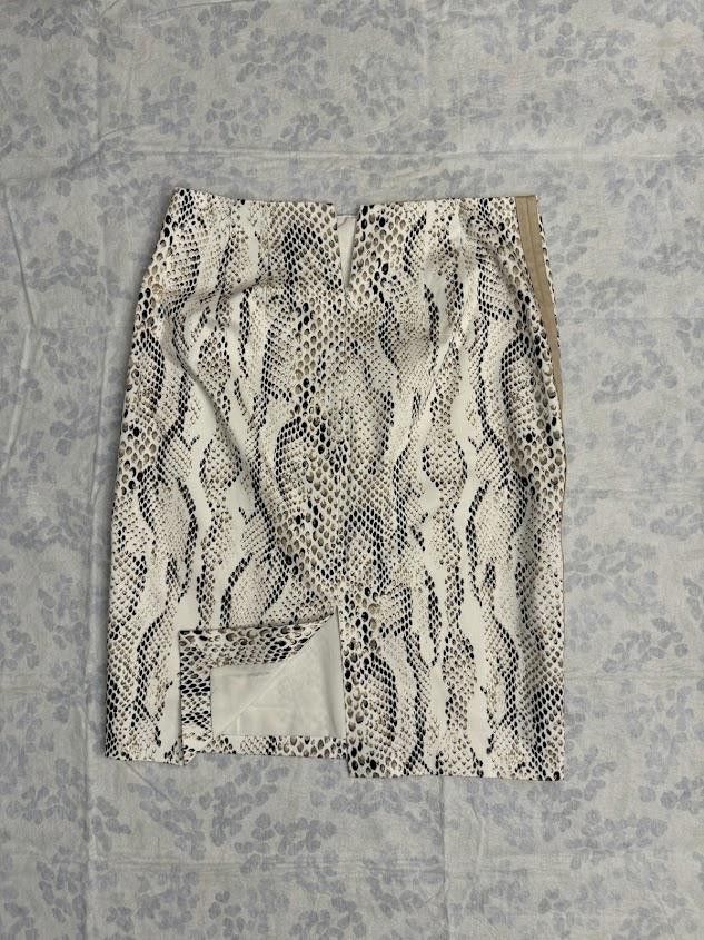 Designer White House | Black Market Snake Print Pencil Skirt Size 27" / US 4 / IT 40 - 2 Thumbnail