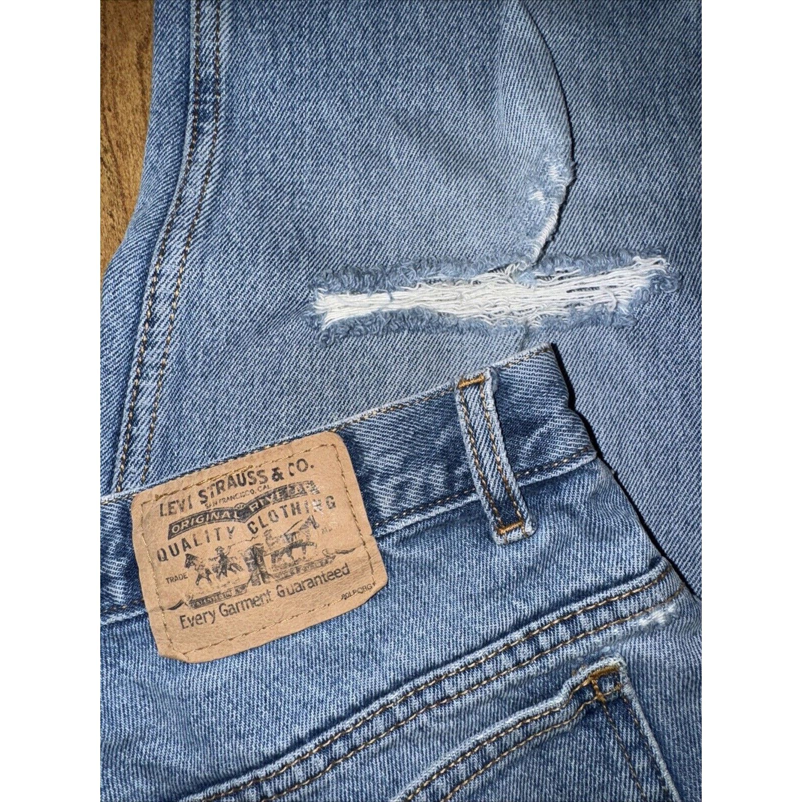 Levi's × Vintage Vintage Levi’s Orange Tab 32x32 Distressed Denim Light Blue Size US 32 / EU 48 - 8 Thumbnail