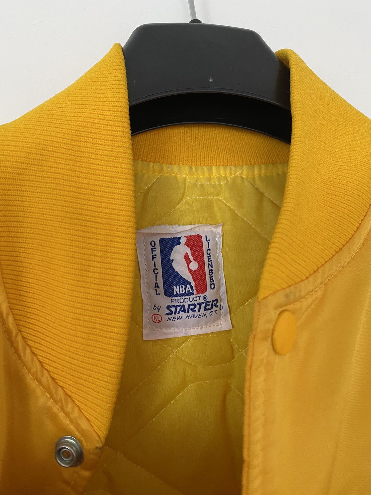 Starter Vintage Starter Lakers Varsity jacket with autographs! Size US XL / EU 56 / 4 - 6 Thumbnail