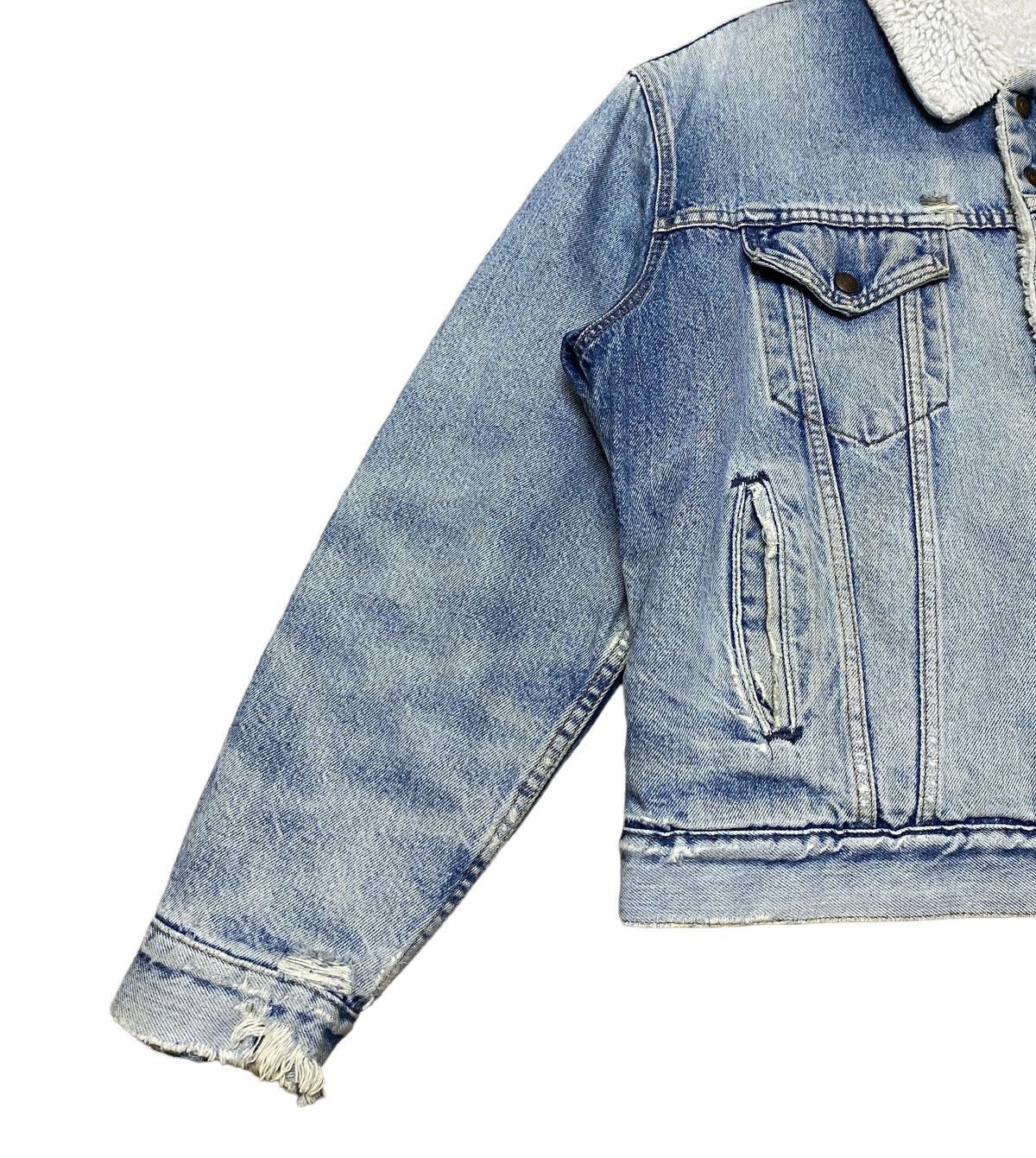 Levi's Rare Design Vintage Brand Levi's Sherpa Trucker Denim 1990s Size US L / EU 52-54 / 3 - 5 Thumbnail