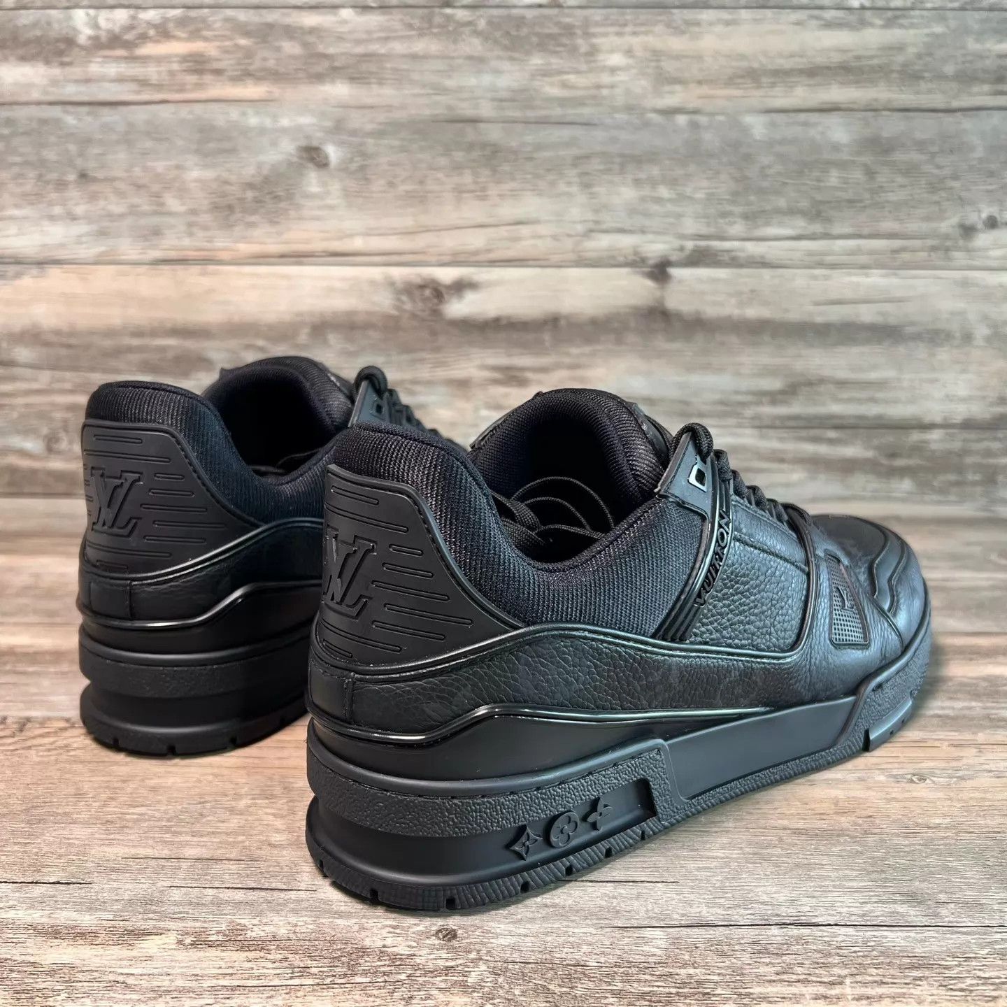 Louis Vuitton Louis Vuitton Black Monogram Trainer 98new UK7.5/41.5 Size US 8.5 / EU 41-42 - 3 Thumbnail