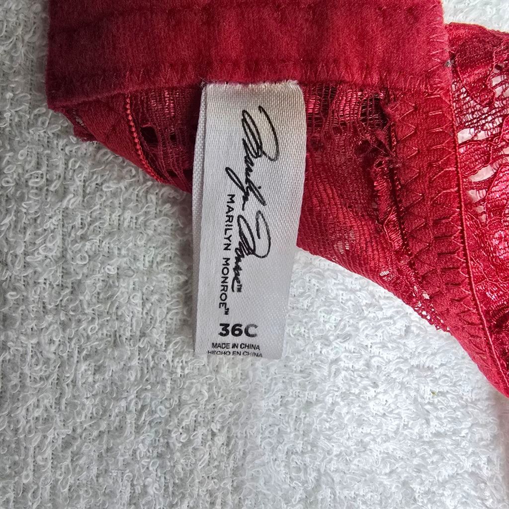The Unbranded Brand Women's Marilyn Monroe Red Lace Bra 36C Size ONE SIZE - 5 Thumbnail