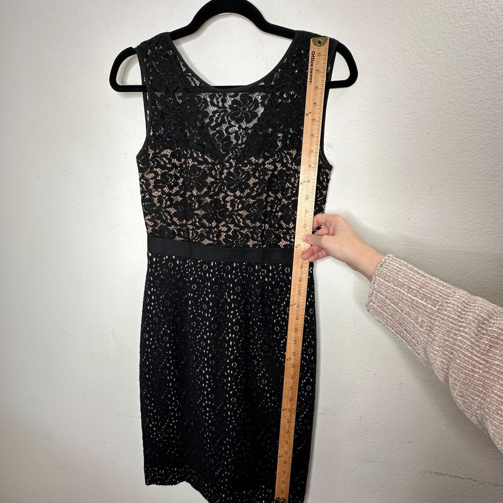 Bcbgmaxazria BCBGMAXAZRIA Black Lace Lined Dress Sleeveless Round-Neck 2 Size XS / US 0-2 / IT 36-38 - 9 Thumbnail