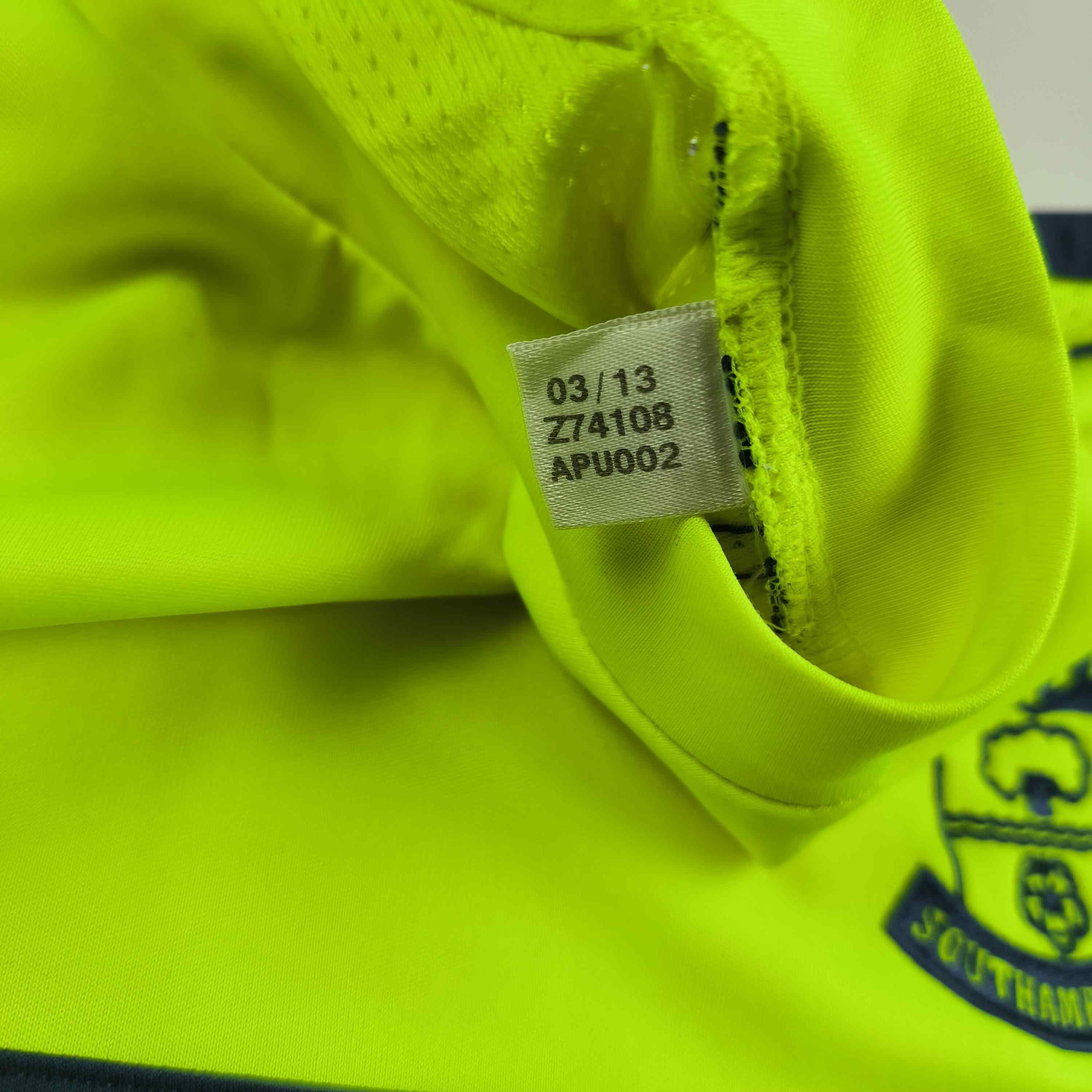 Adidas Southampton 2013-14 Adidas training football jersey size L Size US L / EU 52-54 / 3 - 5 Thumbnail