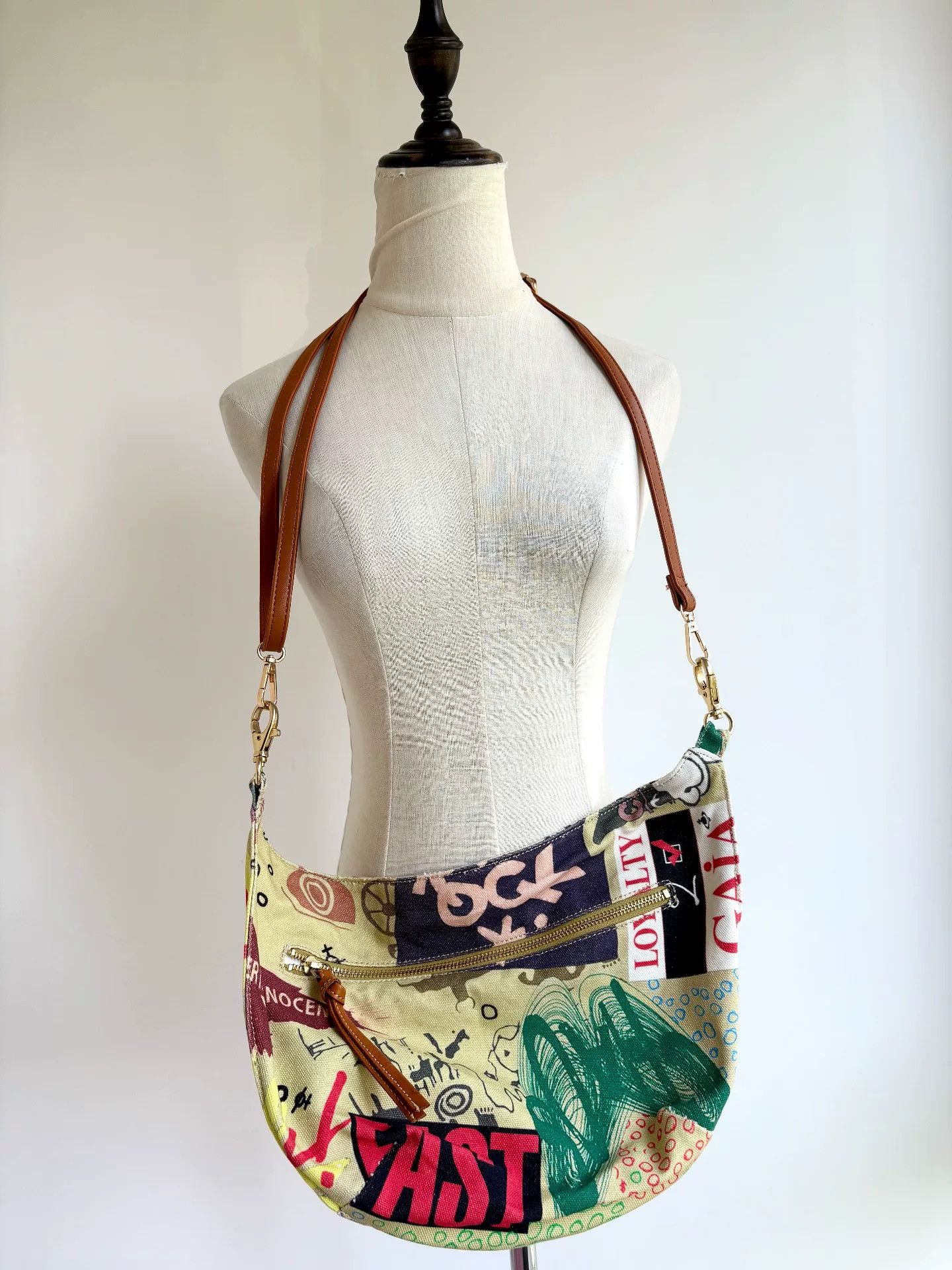 Vivienne Westwood Vivienne Westwood Vintage Japan Graffiti Crossbody Size ONE SIZE - 1 Thumbnail