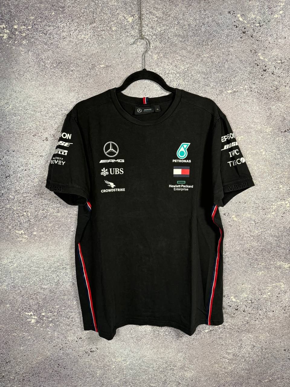 Formula 1 × Mercedes-Benz Petronas AMG Mercedes-Benz Racing Team Formula 1 T-Shirt Size US XL / EU 56 / 4 - 1 Thumbnail