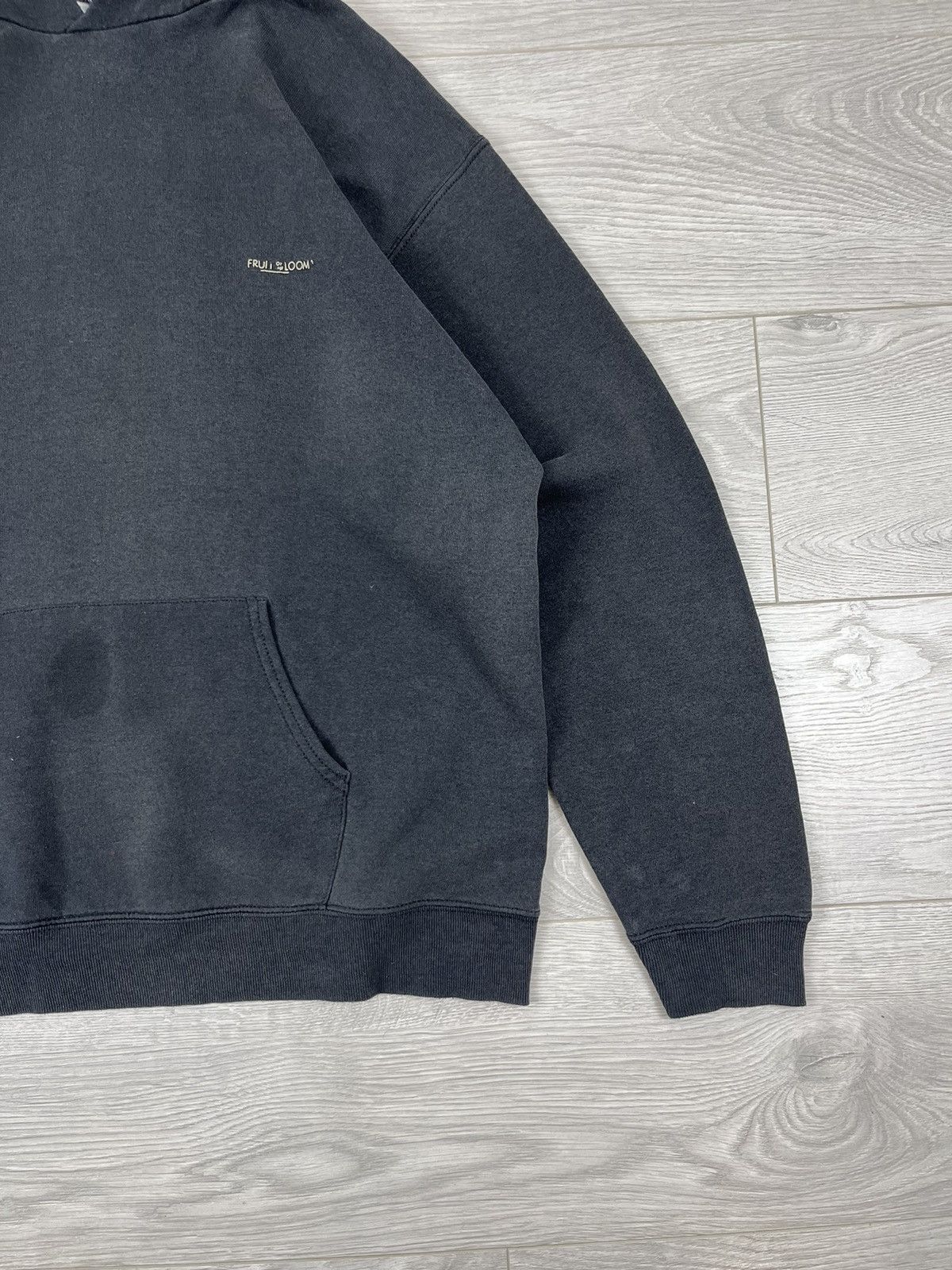 Fruit Of The Loom × Vintage Fruit Of The Loom Vintage Black Faded Basic Hoodie Size US L / EU 52-54 / 3 - 6 Thumbnail