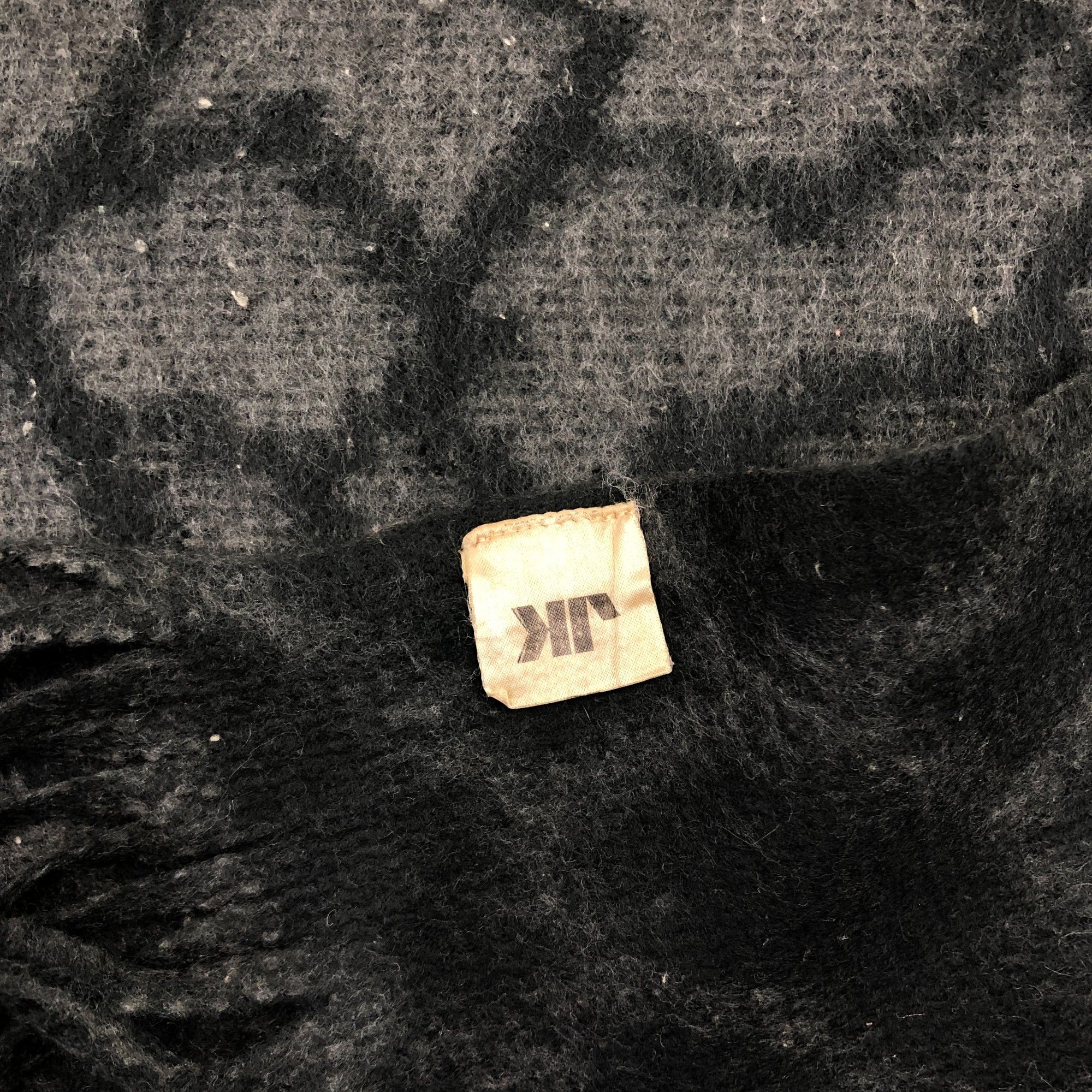 Japanese Brand Vintage Junko Koshino Scarf Abstract Artwork Wool Scarves Size ONE SIZE - 6 Thumbnail