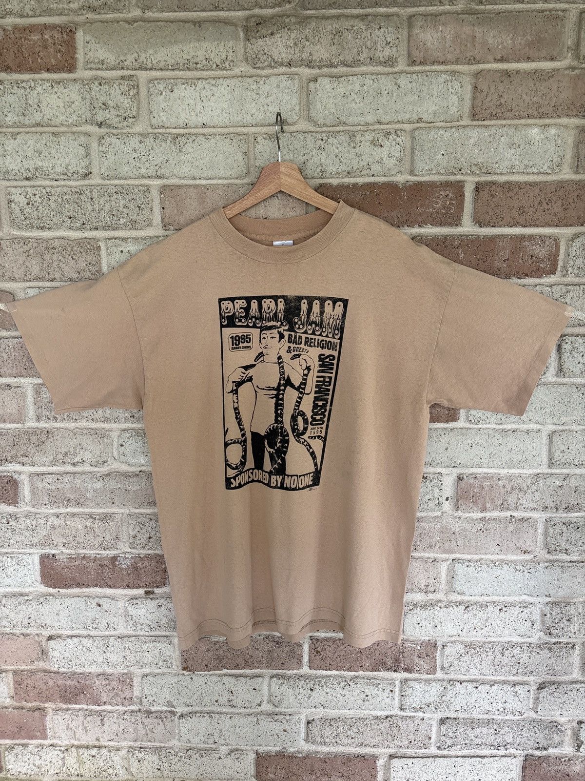 Band Tees Vintage 1995 Pearl Jam “Sponsored By No One” T Shirt Size US XL / EU 56 / 4 - 2 Thumbnail