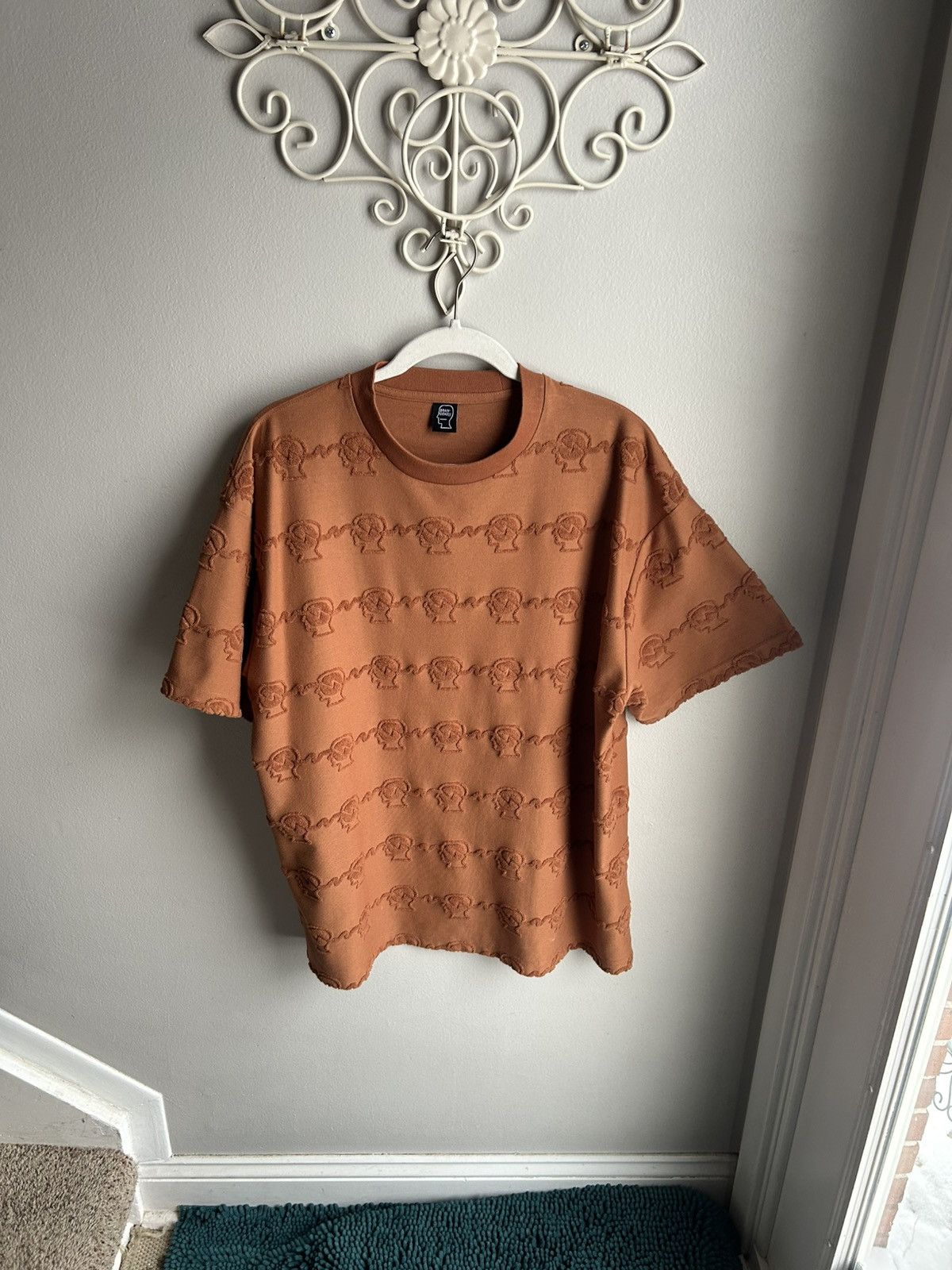 Brain Dead Brain Dead Textured Logo Tee Size US XL / EU 56 / 4 - 1 Thumbnail