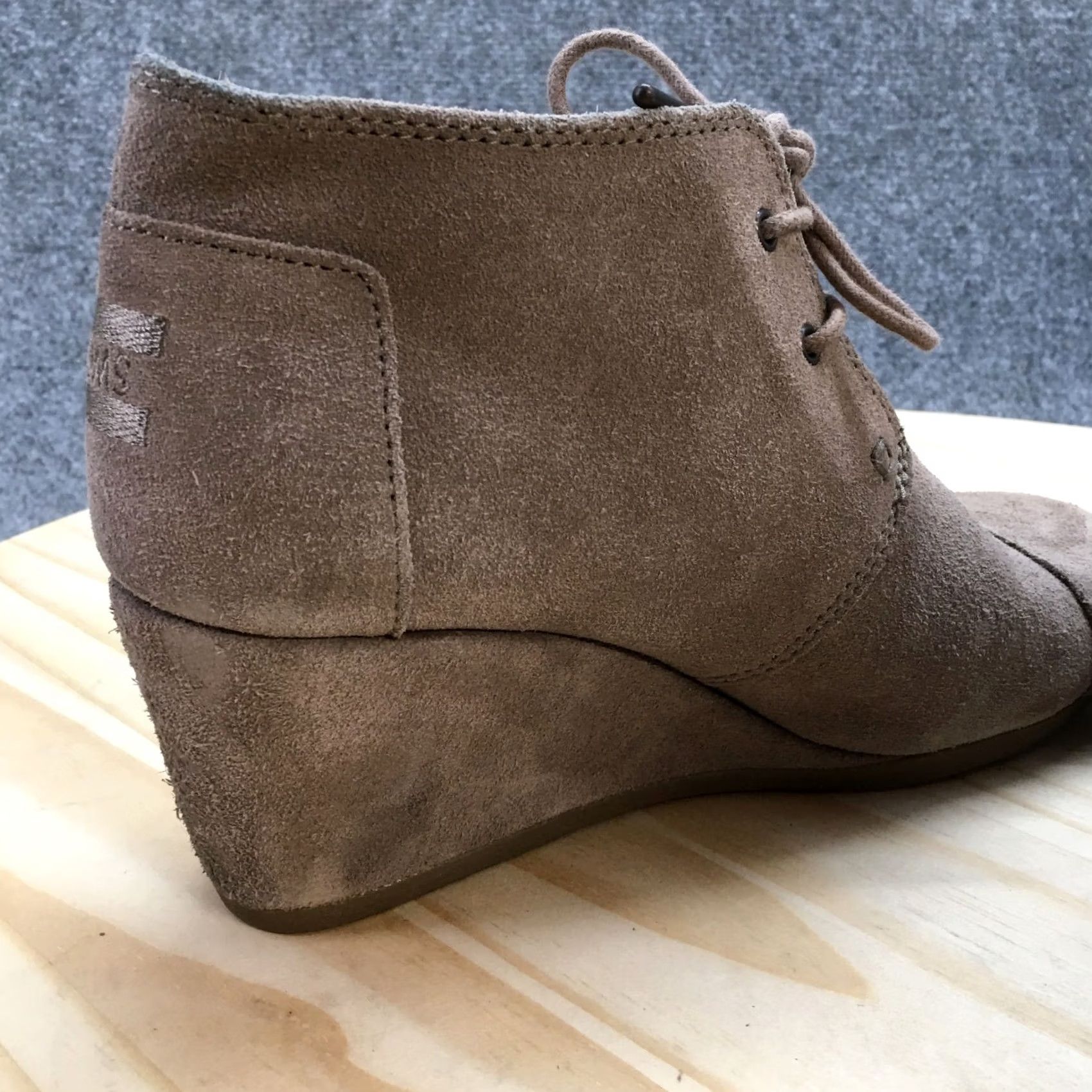 Toms TOMS Desert Wedge Ankle Bootie Womens 8.5 Brown Suede Lace Up Size US 9 / IT 39 - 7 Thumbnail