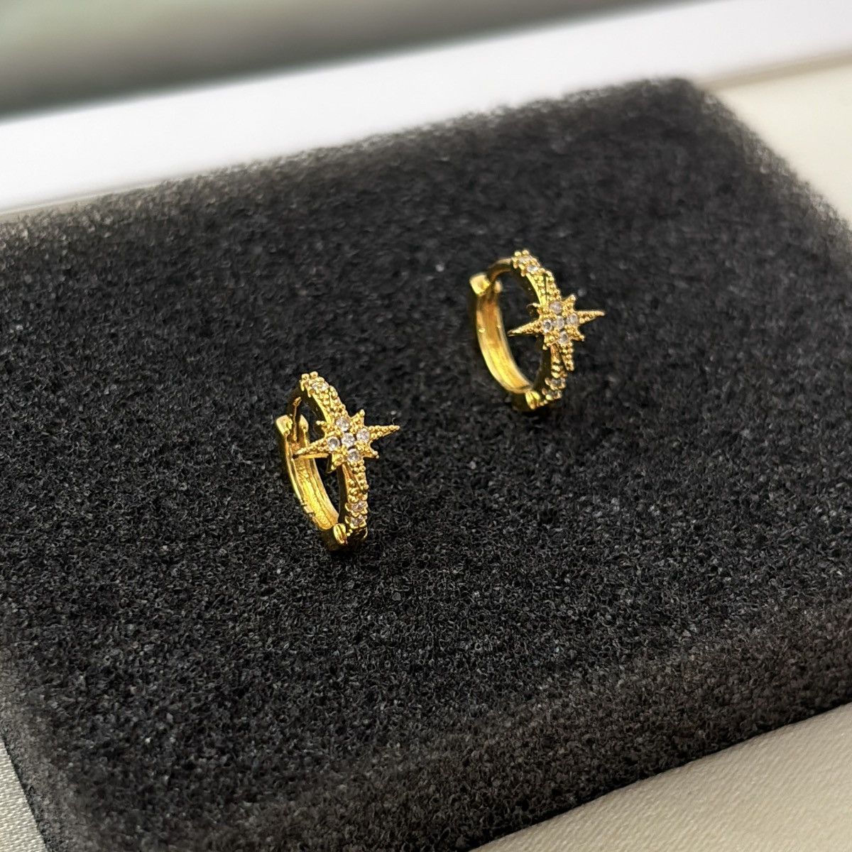 Other 13mm Small Star Gold Hoop Earrings for Men Women Size ONE SIZE - 2 Thumbnail