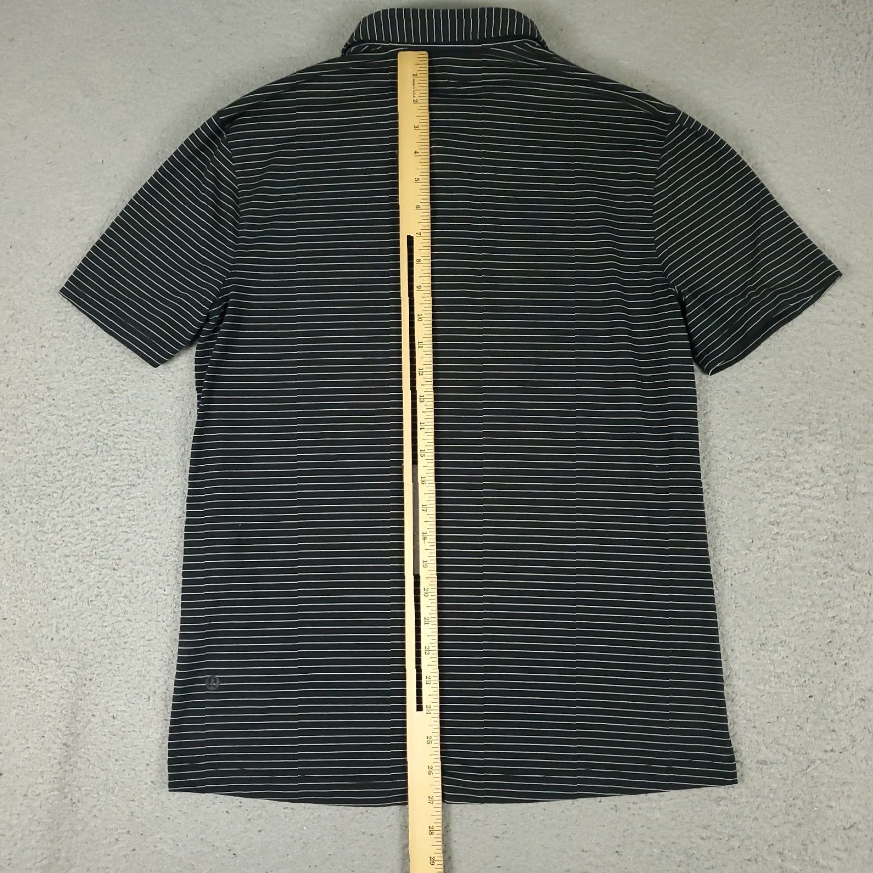 Lululemon Lululemon Polo Shirt Mens Medium Black Gray Striped Active Golf Short Sleeve Size US M / EU 48-50 / 2 - 4 Thumbnail
