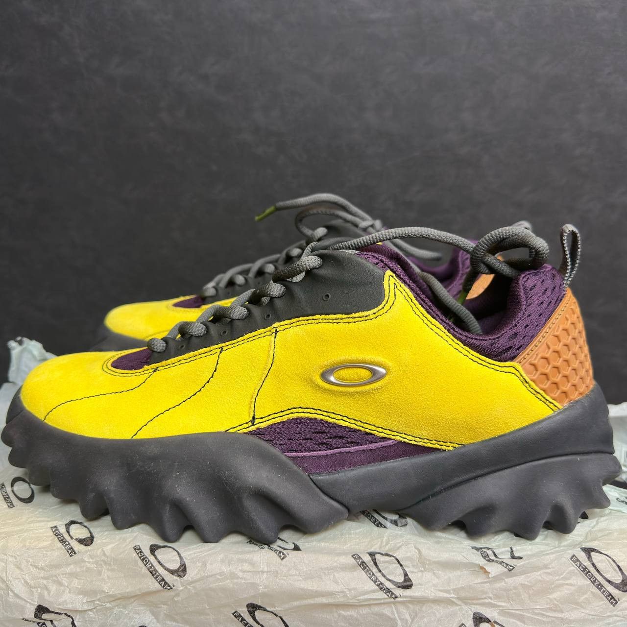 Brain Dead × Oakley Oakley x Braind Dead Chop Saw New Rare 44.5 Size US 10.5 / EU 43-44 - 1 Thumbnail