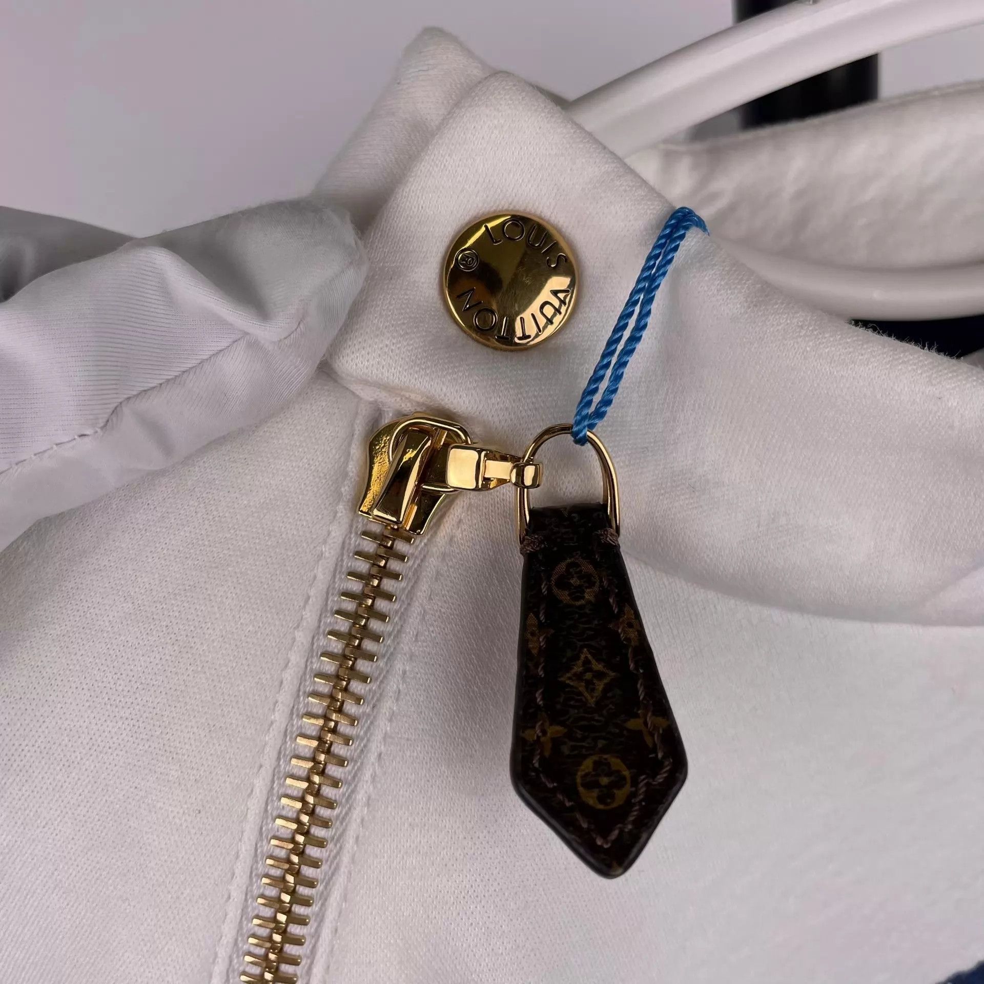 Louis Vuitton Louis Vuitton Sweatshirt L Size US L / EU 52-54 / 3 - 3 Thumbnail