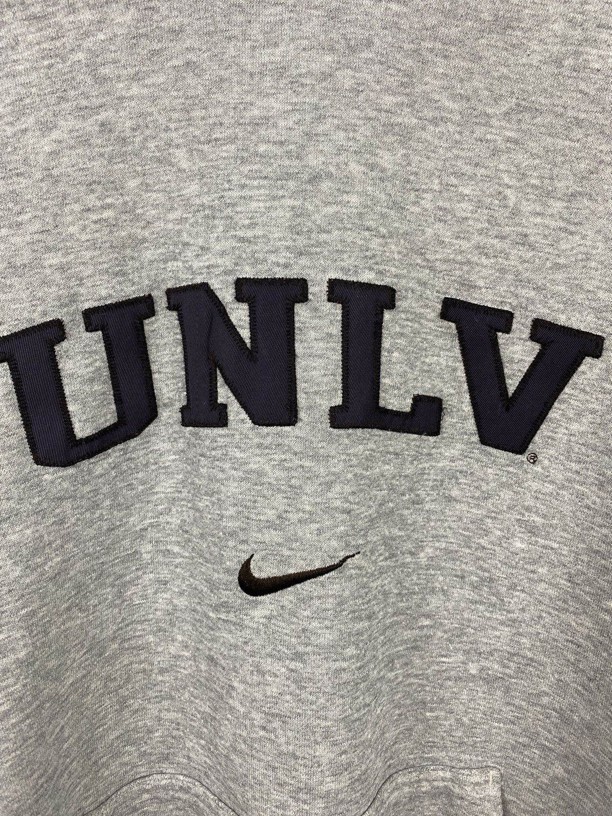 Nike Vintage 90s NIKE UNLV Center Swoosh Large Gray Hoodie Size US L / EU 52-54 / 3 - 2 Thumbnail