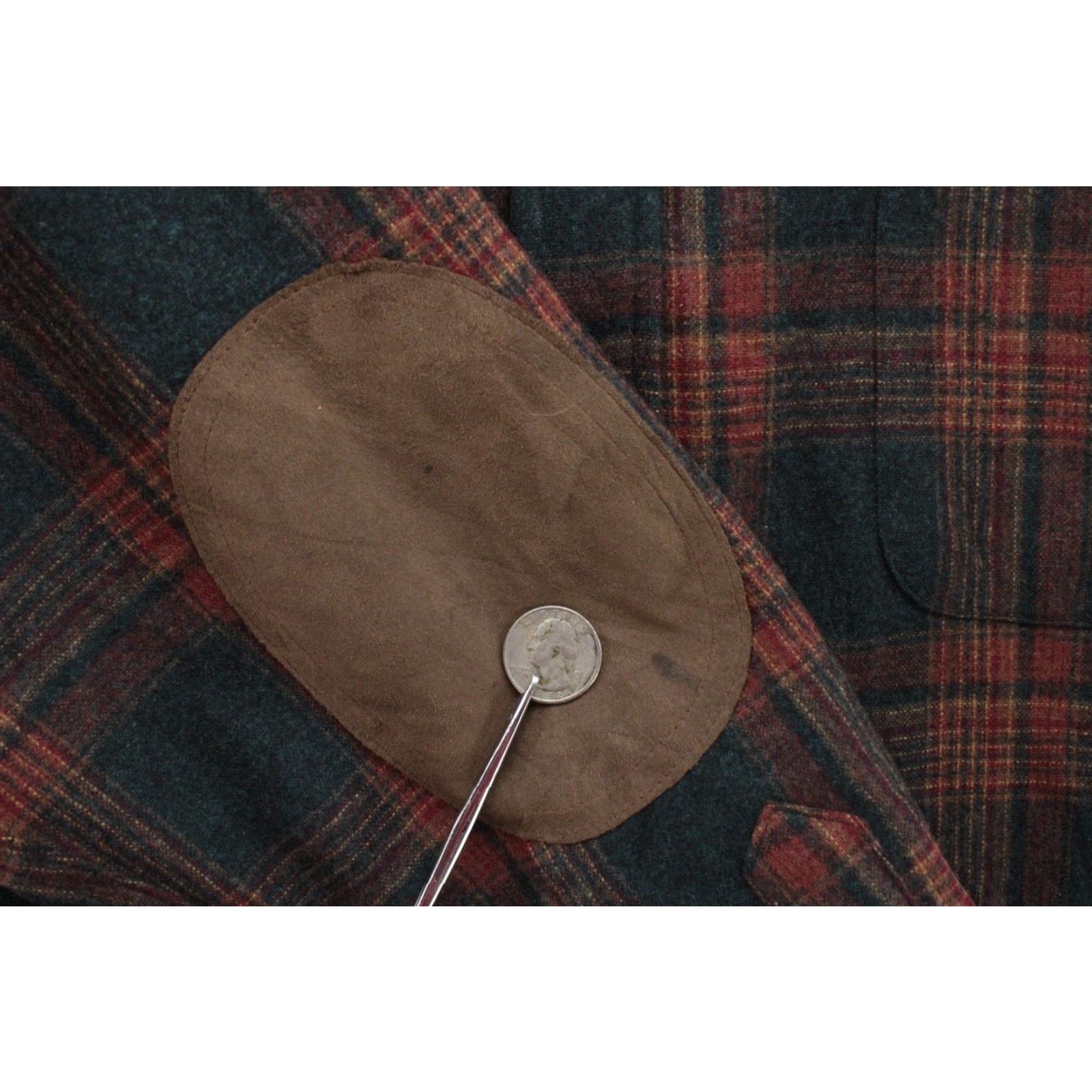 Pendleton VTG Pendleton Shirt Mens Large Wool Plaid Suede Elbow Patches Cabincore Gorpcore Shirt Mens Large Wool Plaid Suede Elbow Patches Cabincore Gorpcore Size US L / EU 52-54 / 3 - 2 Thumbnail