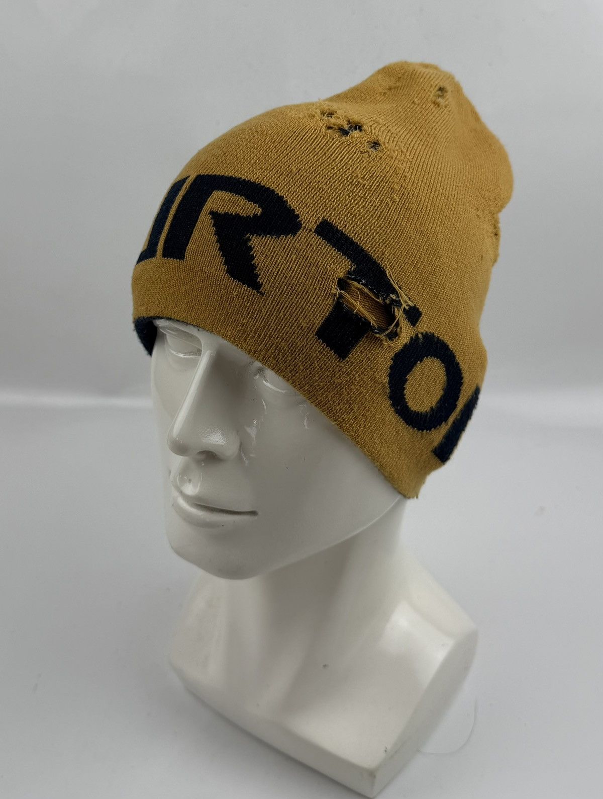 Burton distressed burton beanie hat tc52 Size ONE SIZE - 1 Thumbnail