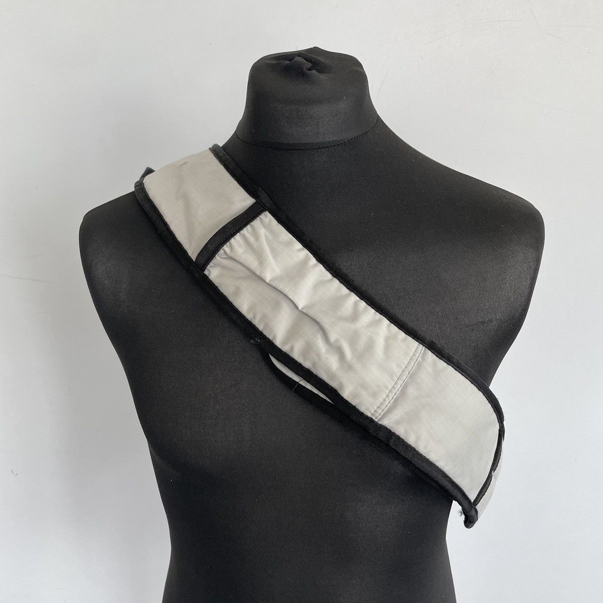DKNY × Vintage Vintage slim bag DNKY white style y2k Size ONE SIZE - 5 Thumbnail